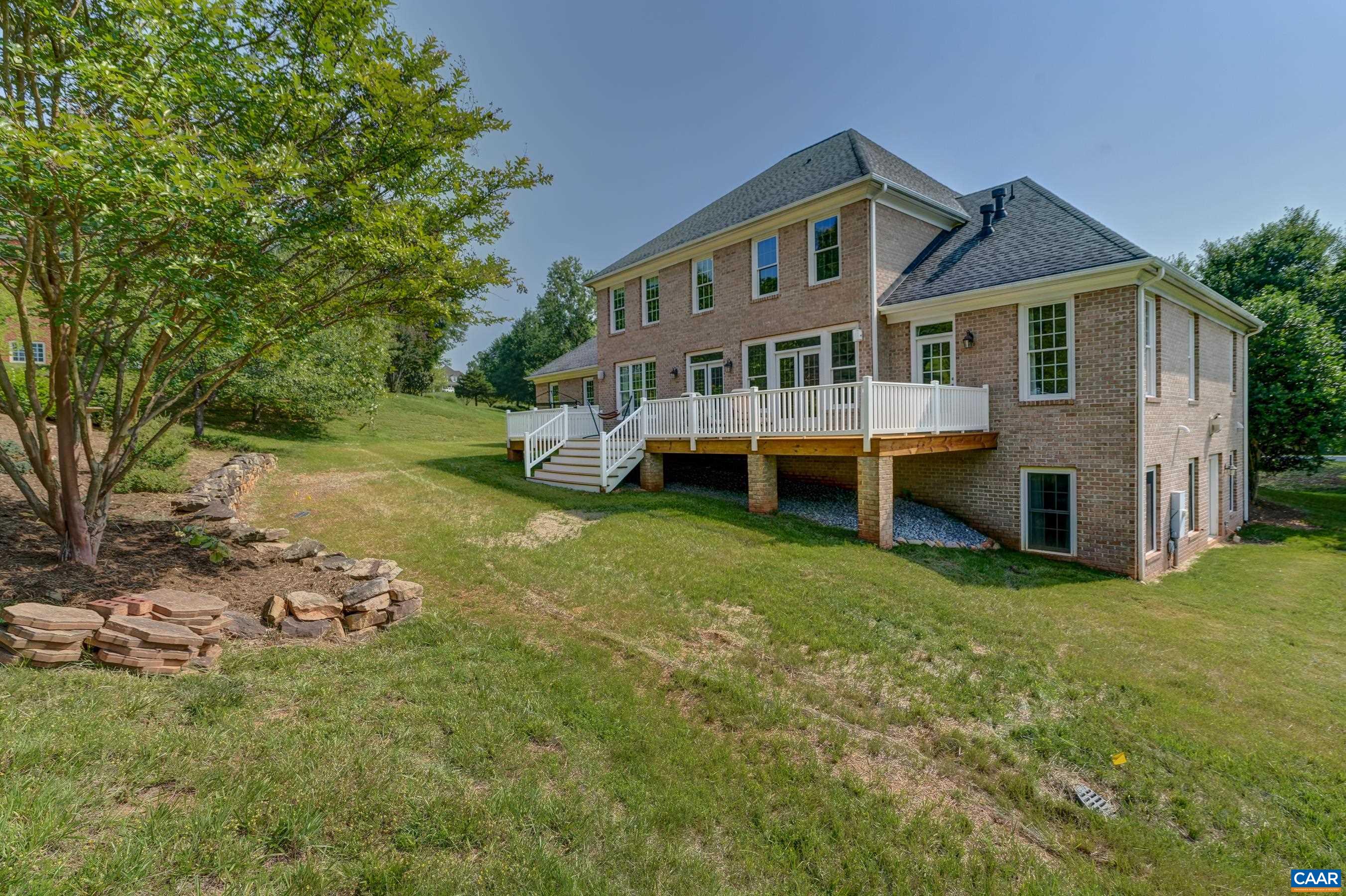 455 FOXDALE LN