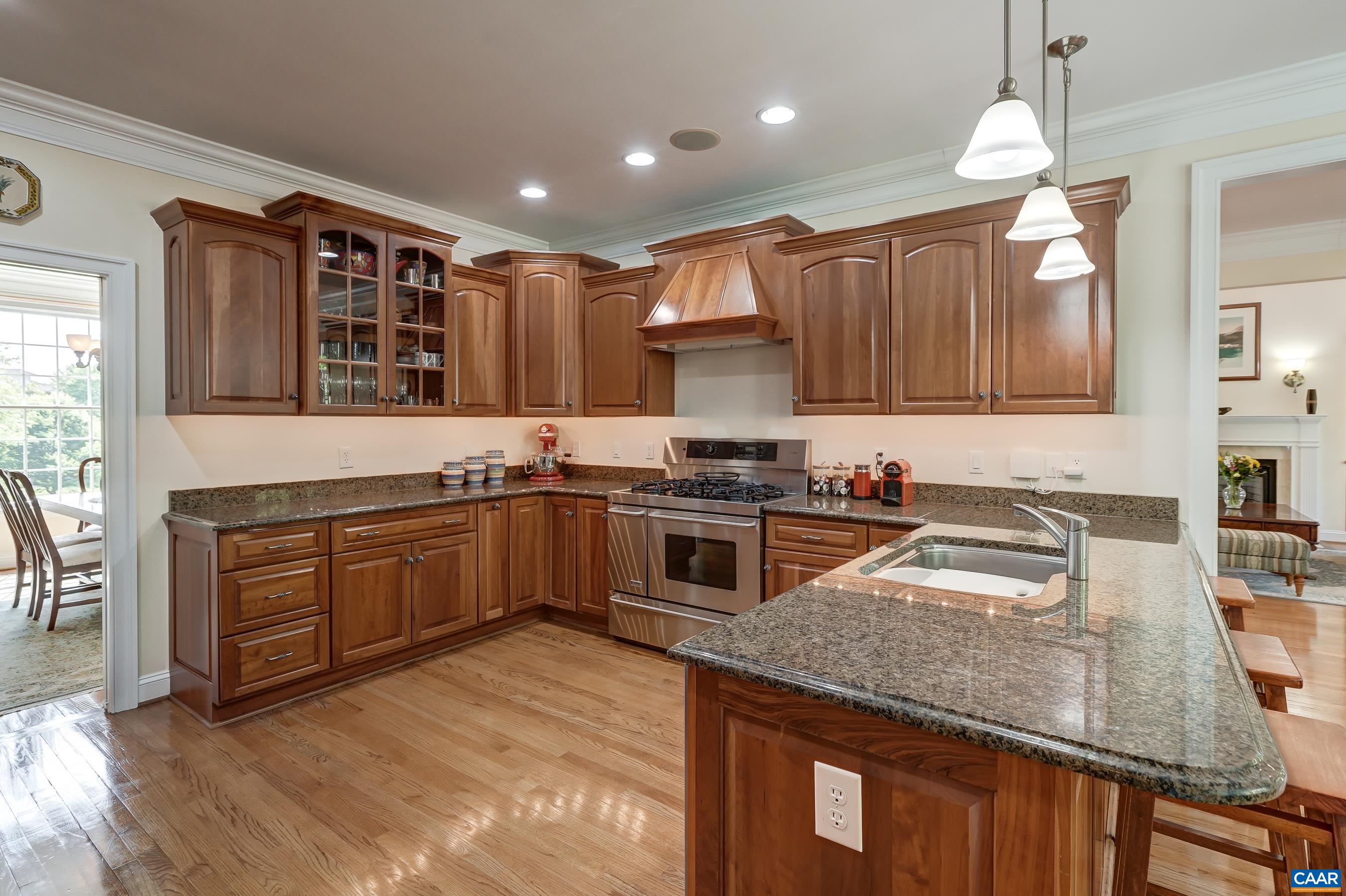 455 FOXDALE LN