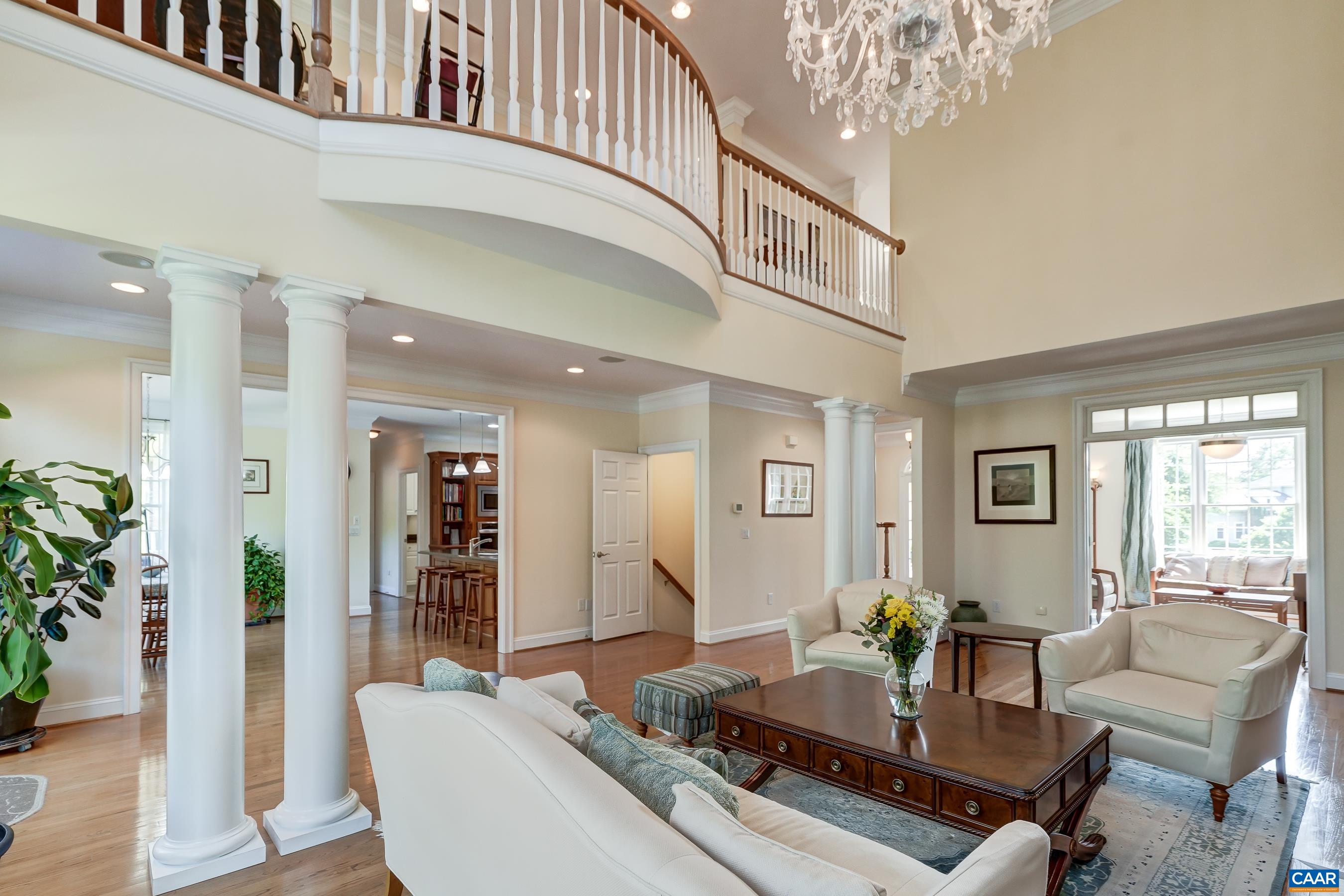 455 FOXDALE LN