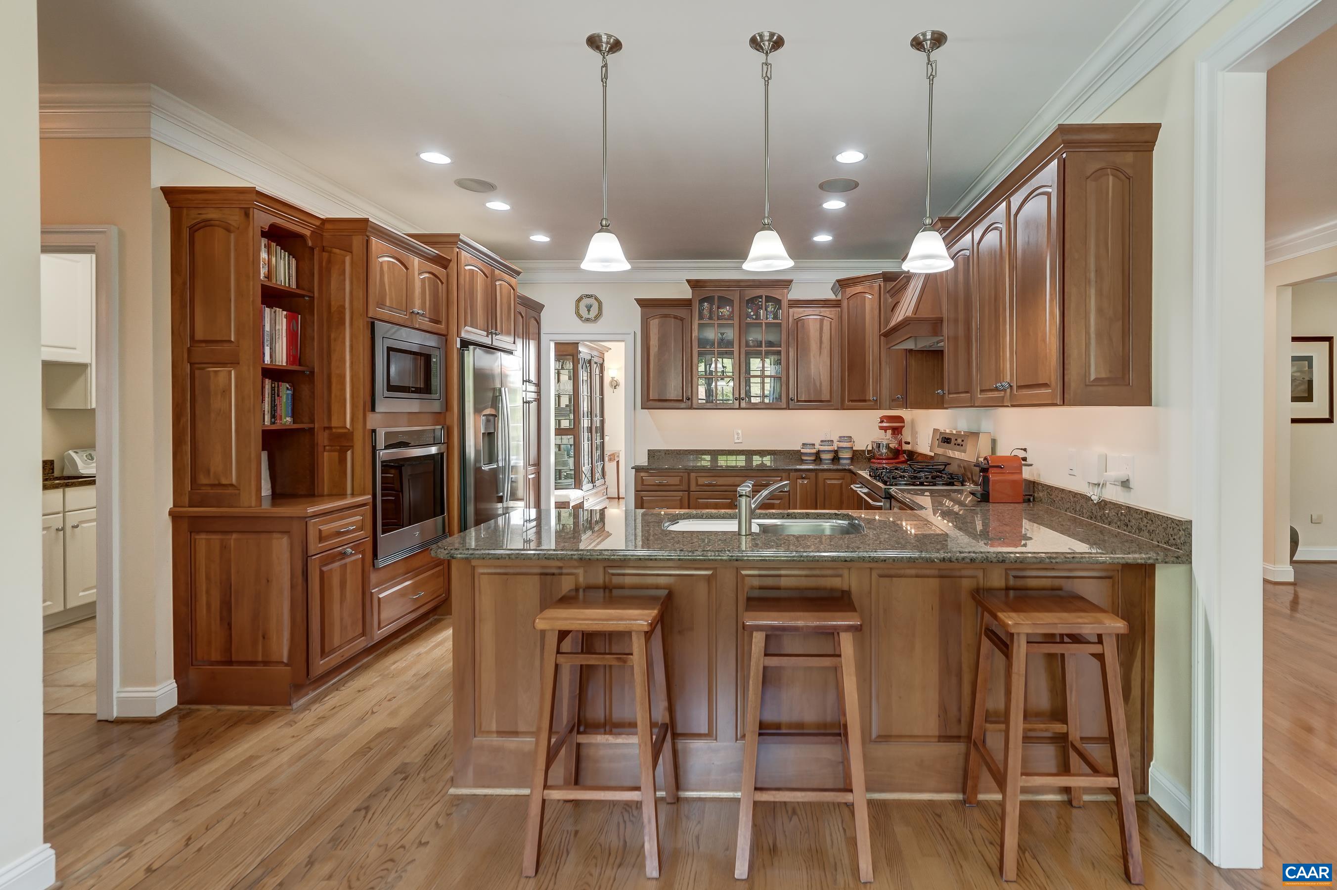 455 FOXDALE LN