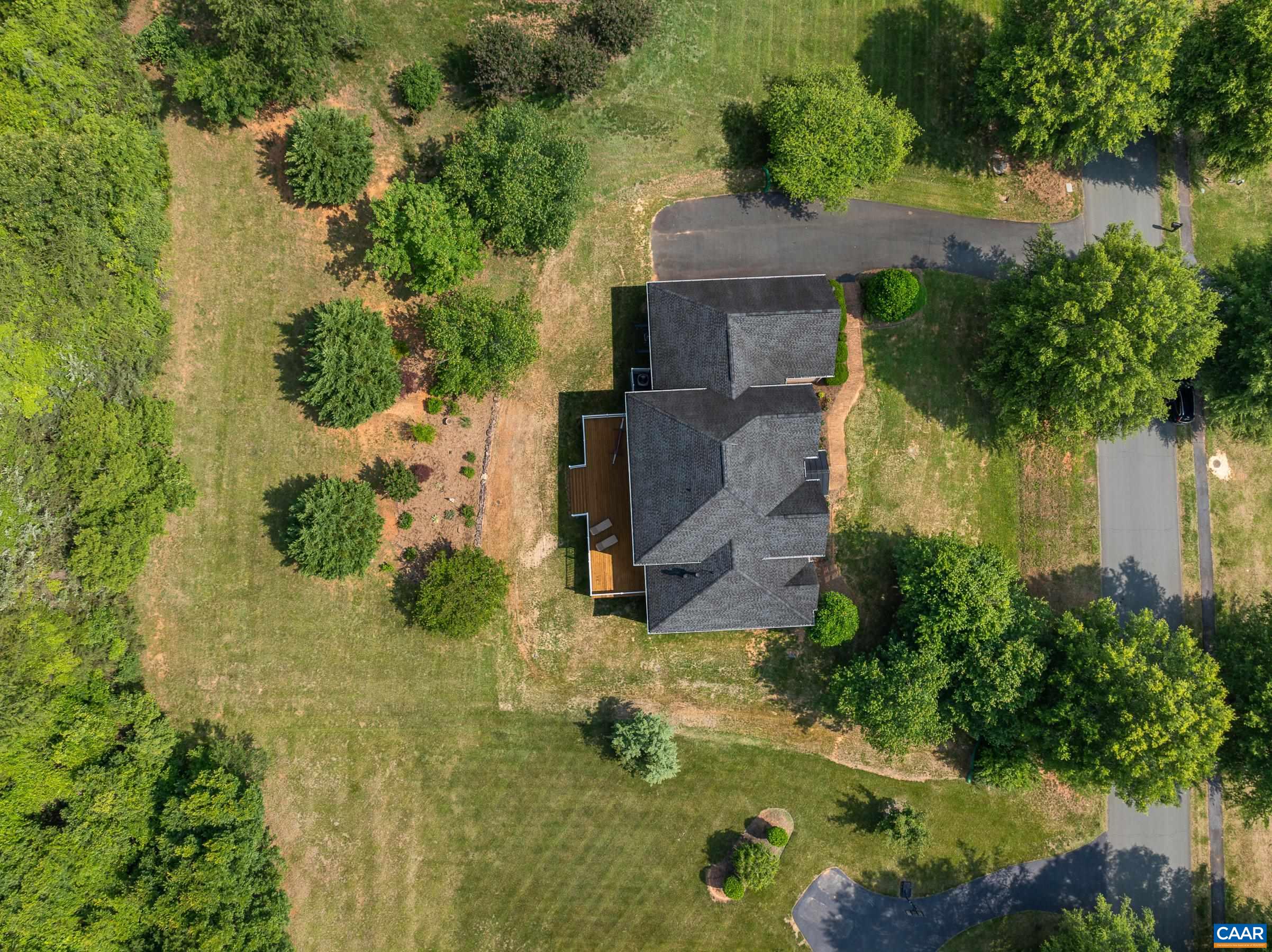 455 FOXDALE LN