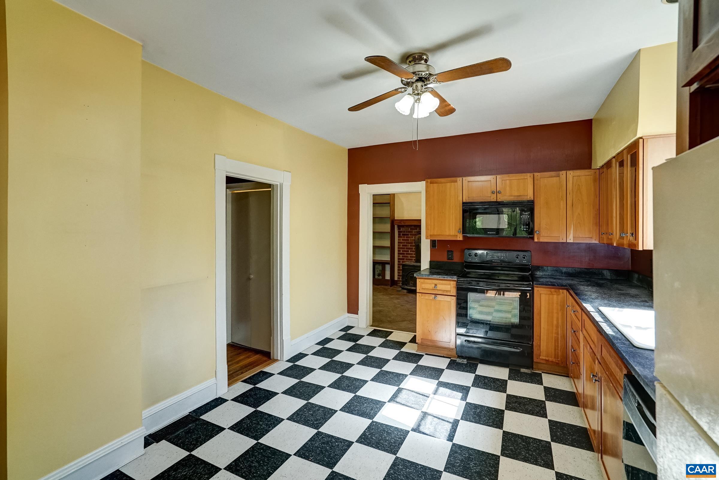 1421 ARRINGTON RD