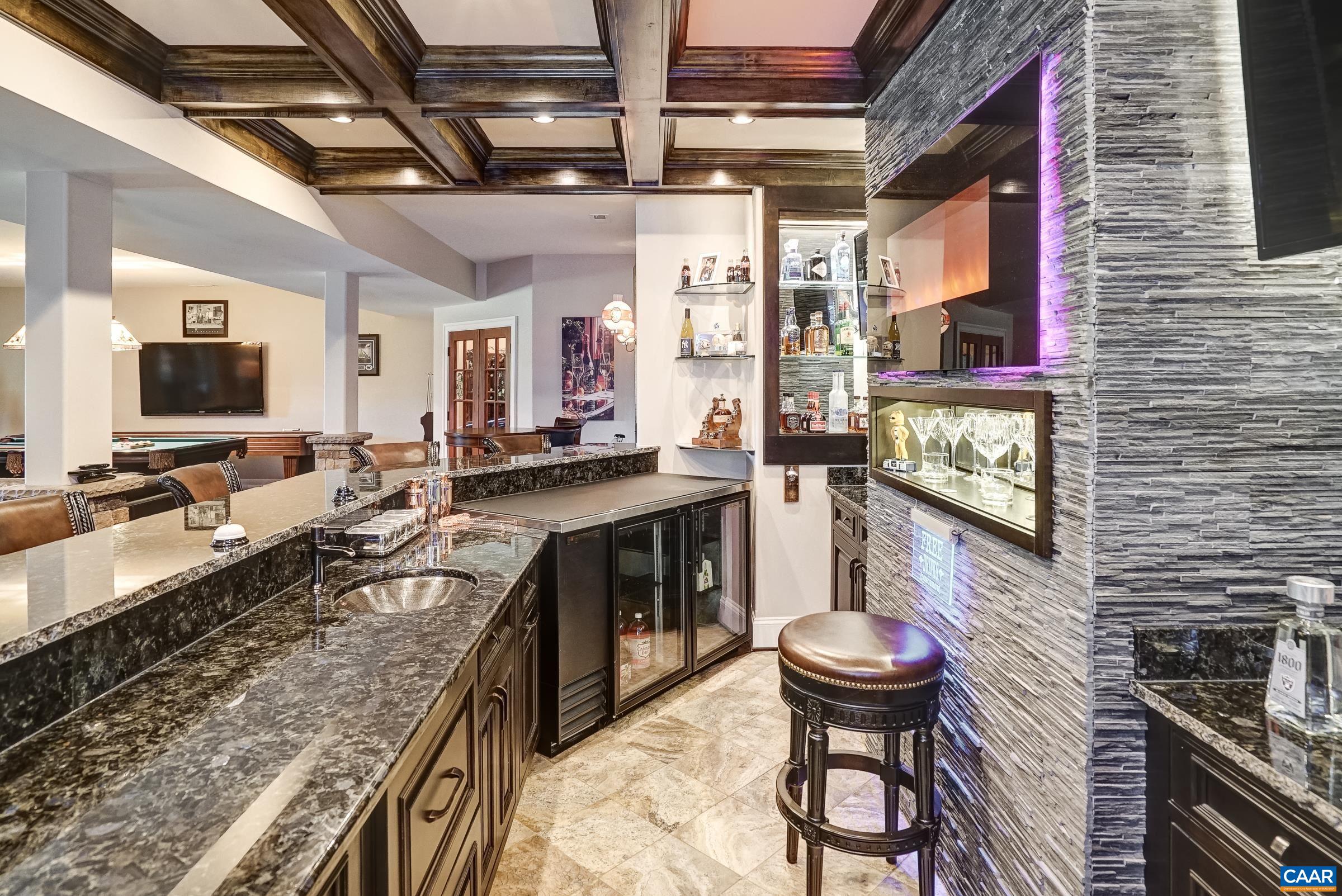 725 LENOX HILL RD