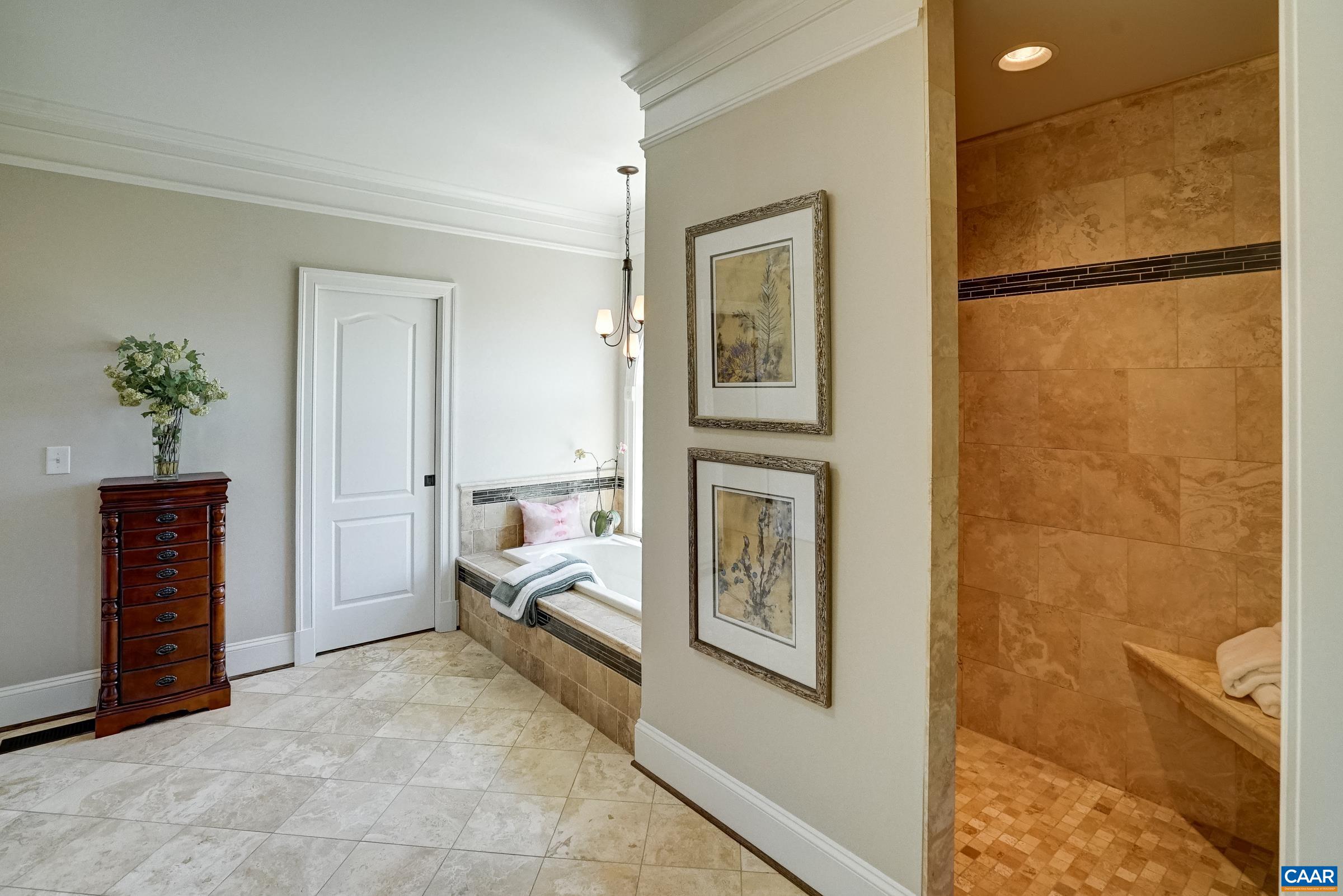 725 LENOX HILL RD