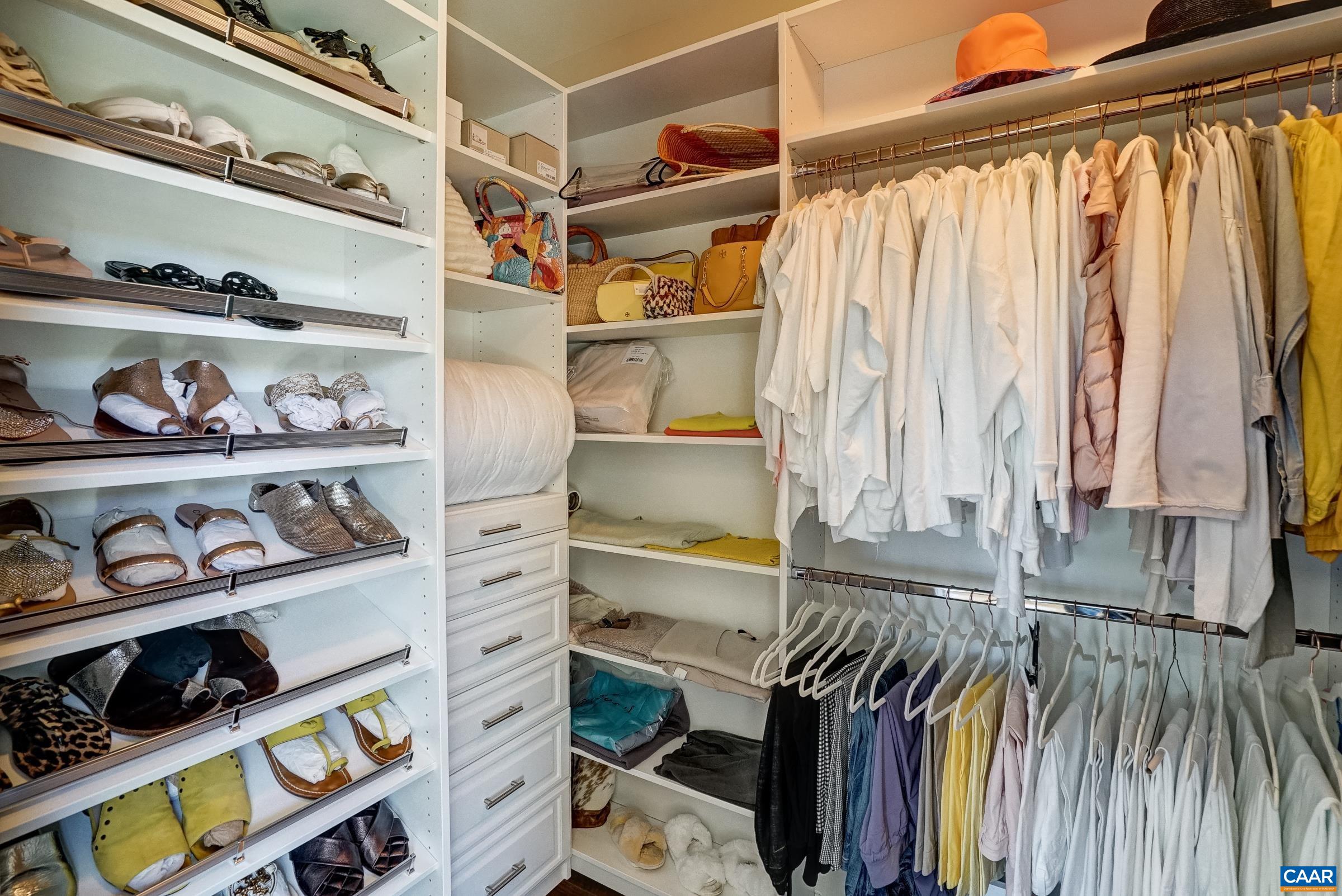 725 LENOX HILL RD