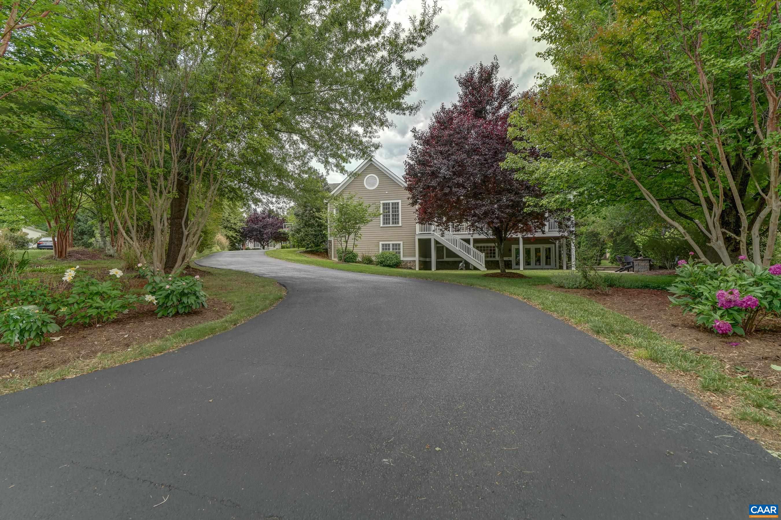 6532 WOODBOURNE LN