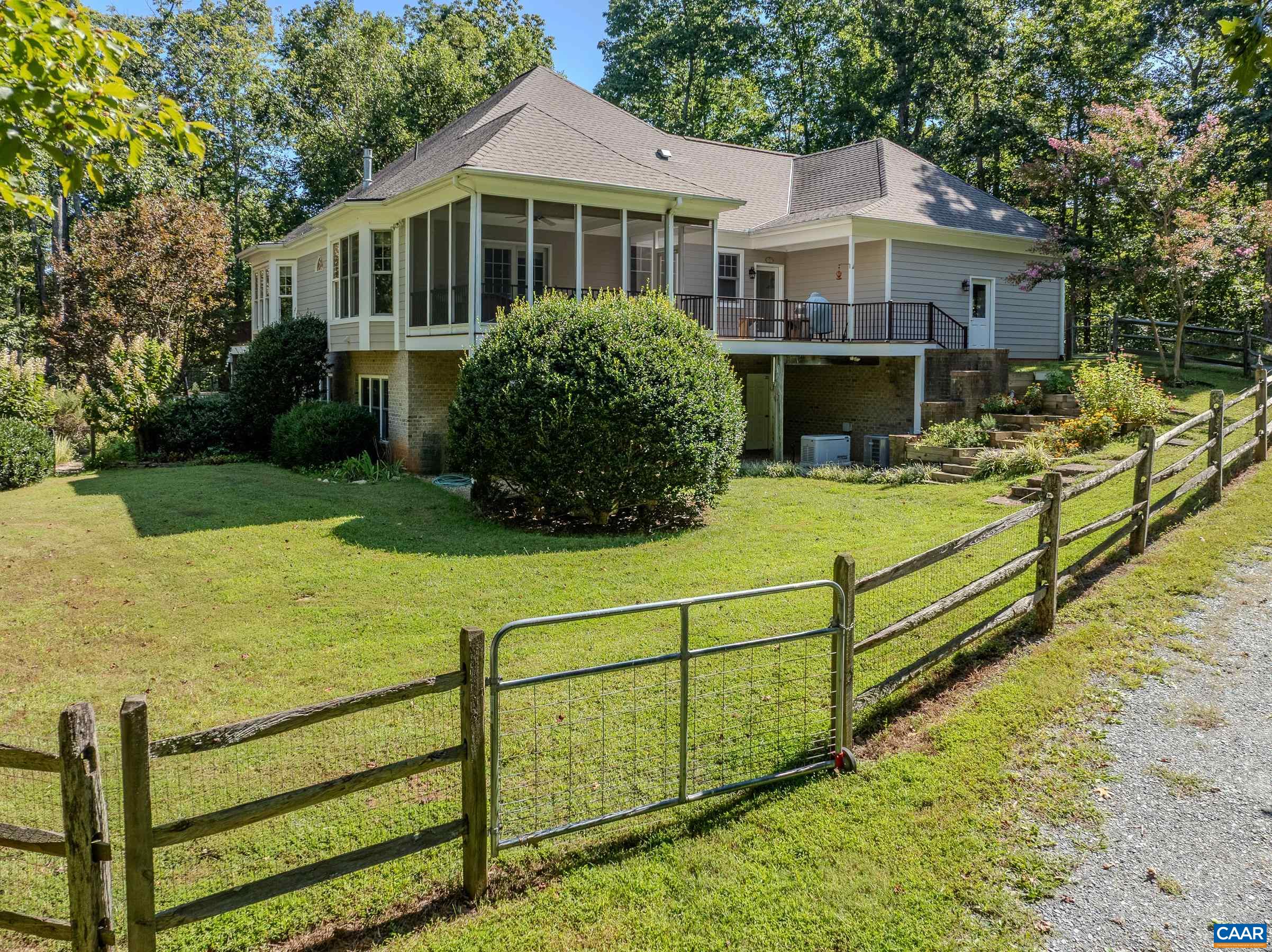 395 IVY VISTA DR