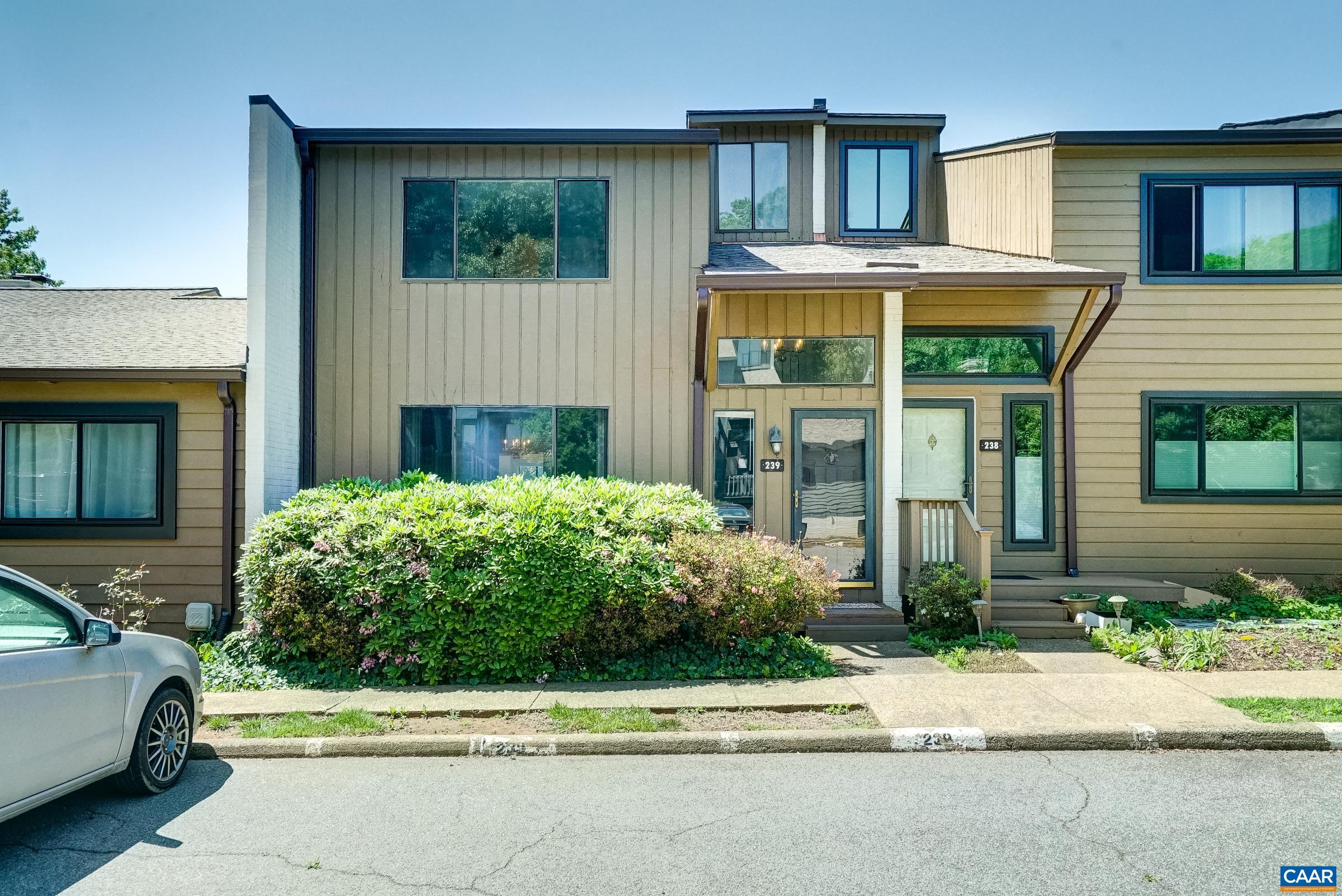 239 HARVEST DR