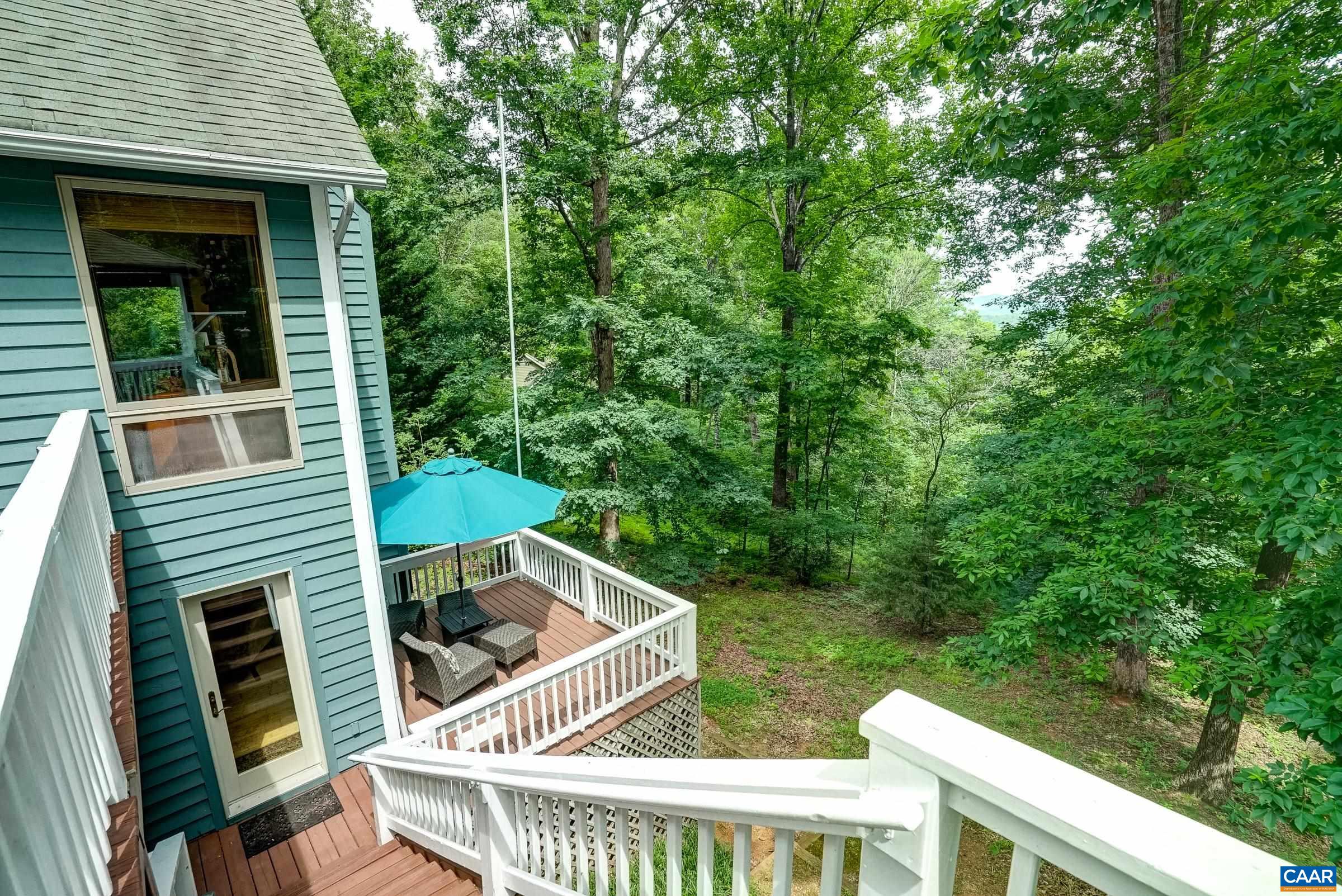 136 HOODED WARBLER LN