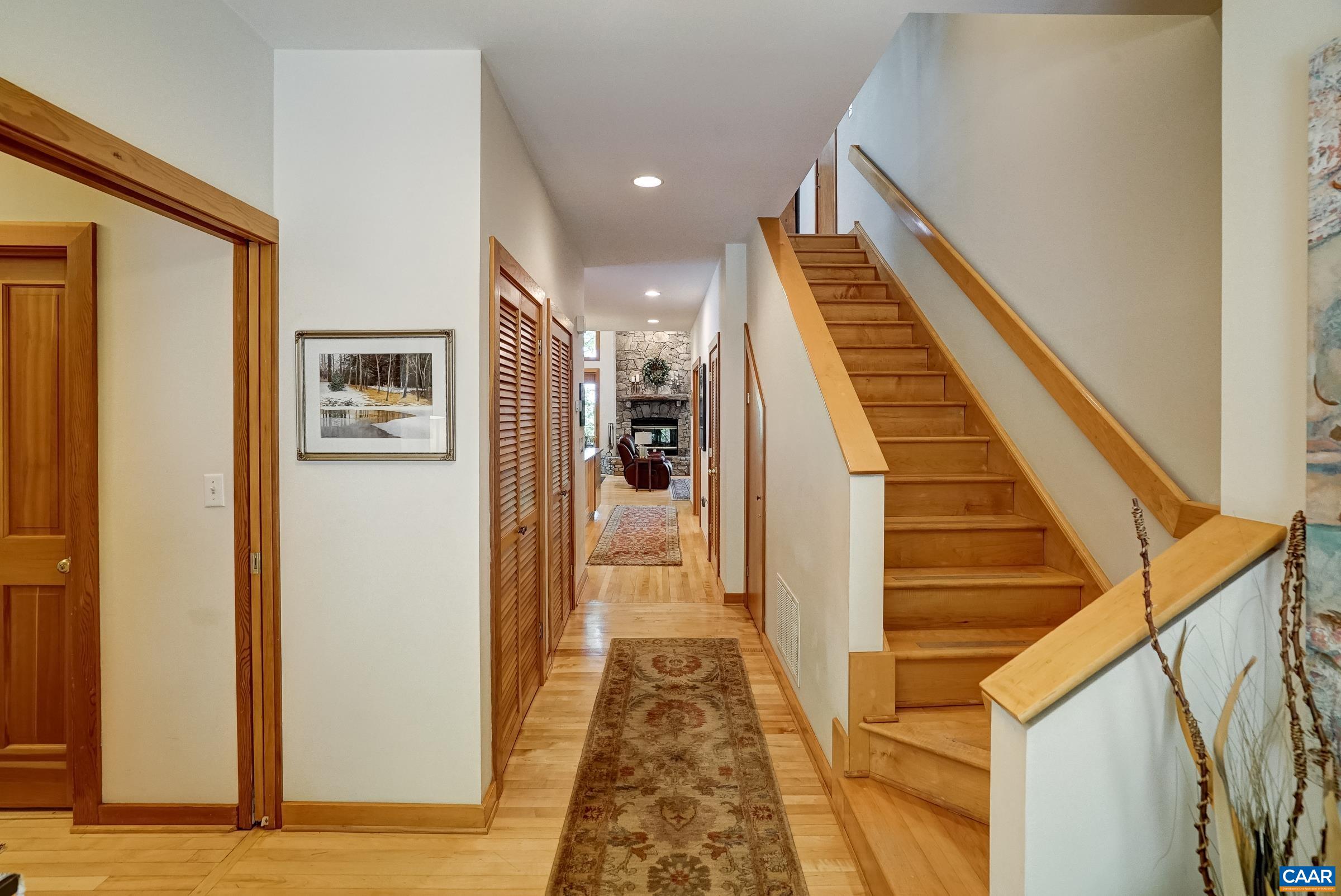 136 HOODED WARBLER LN