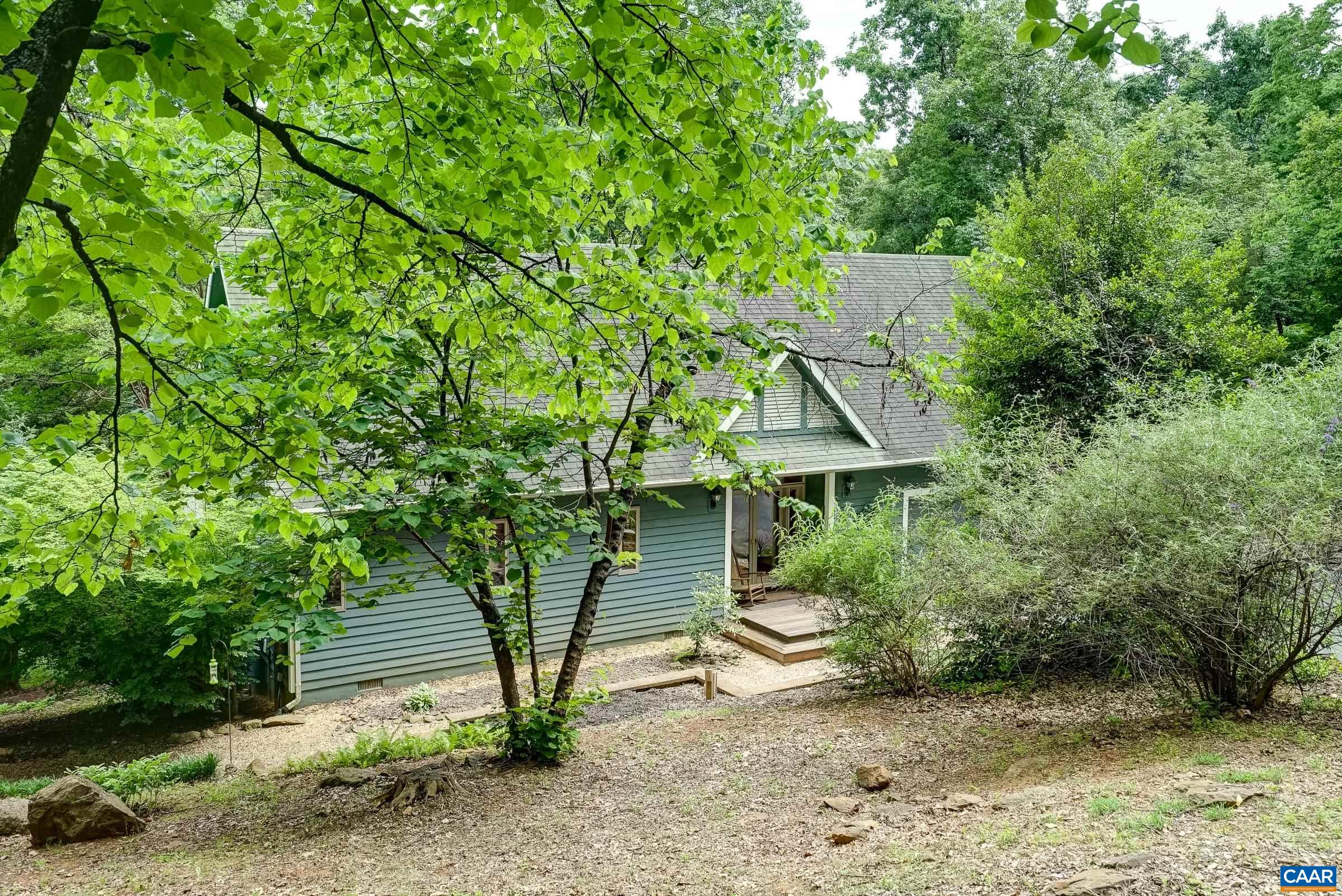 136 HOODED WARBLER LN