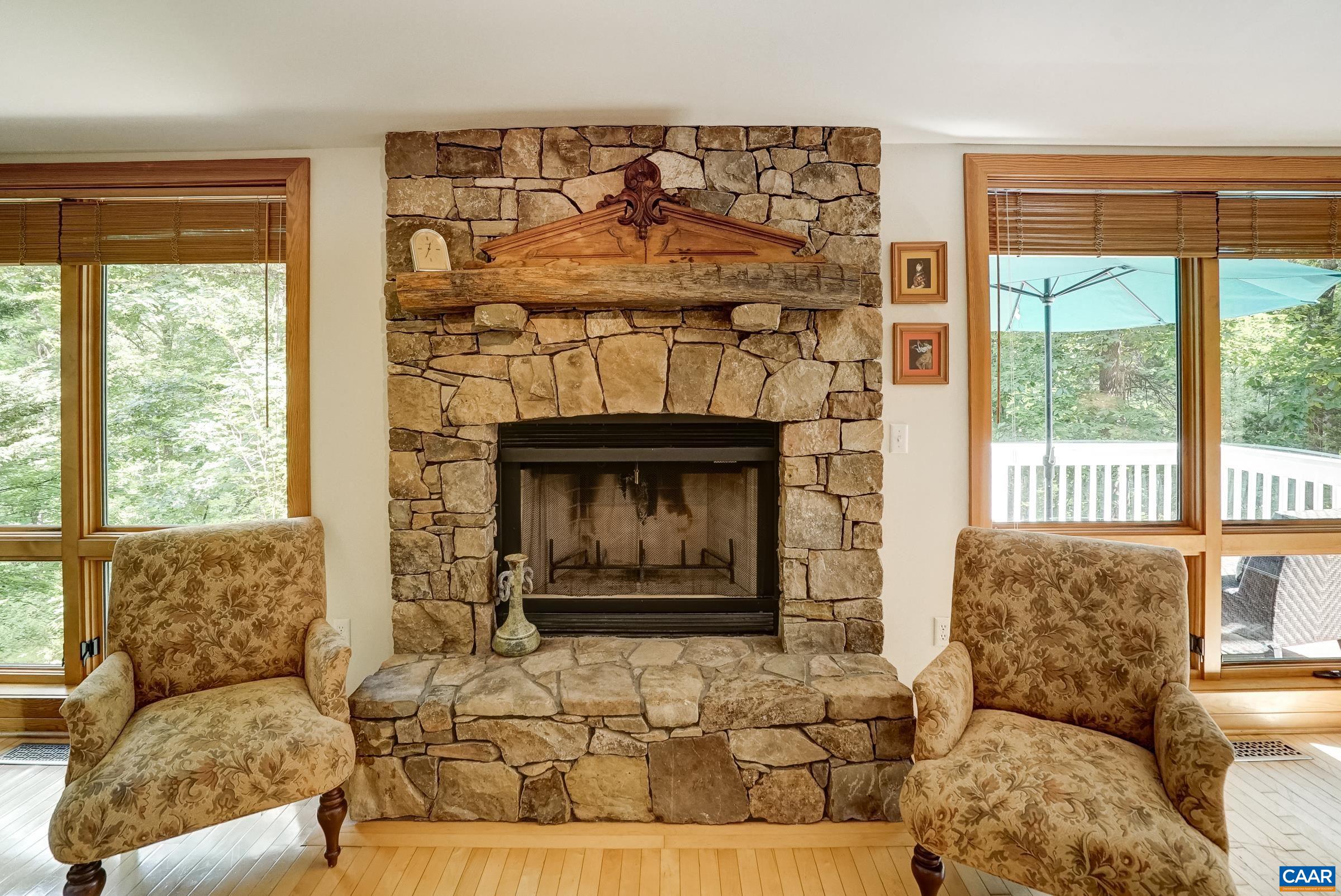 136 HOODED WARBLER LN