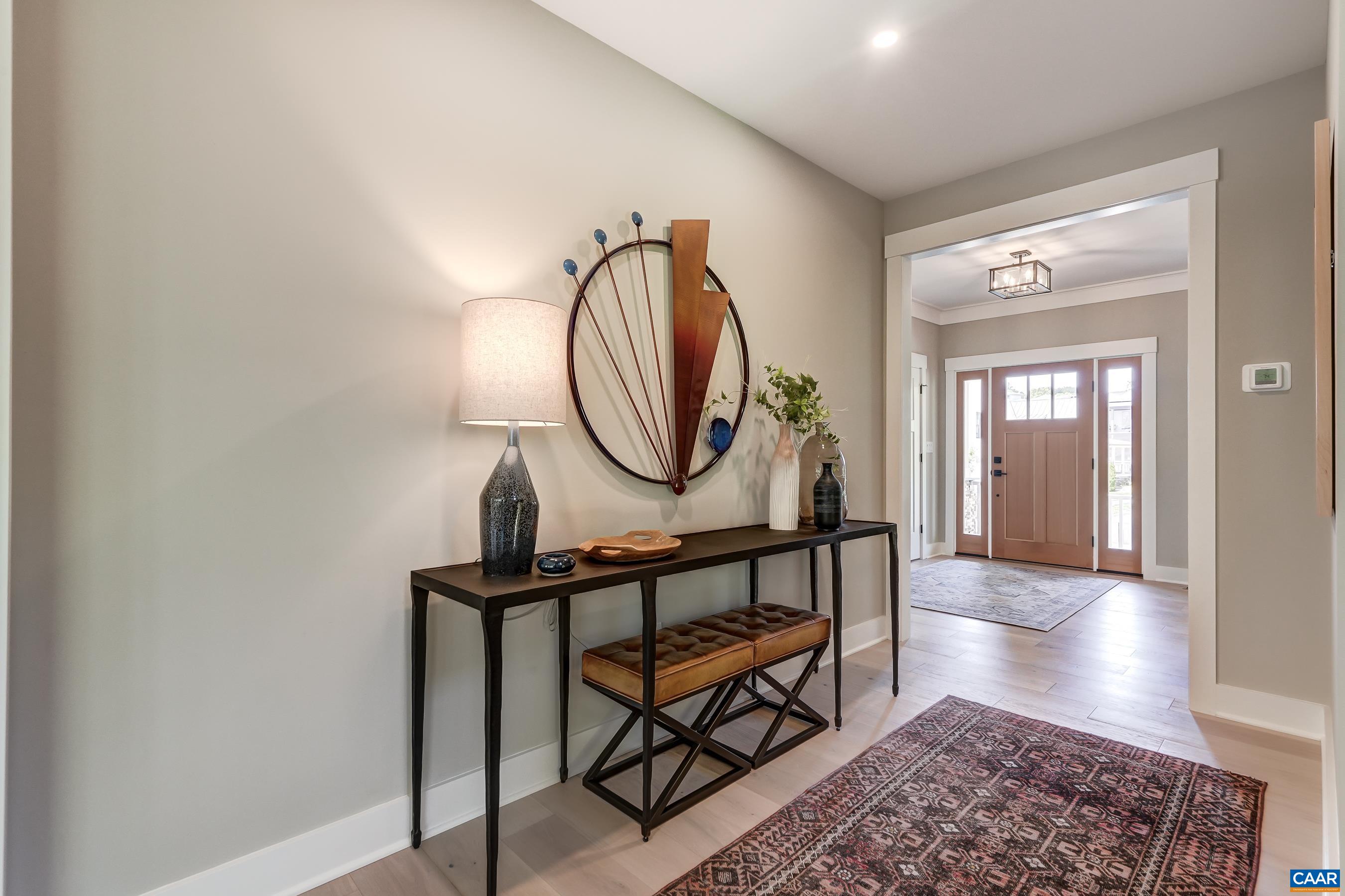 401 LOCHLYN HILL DR