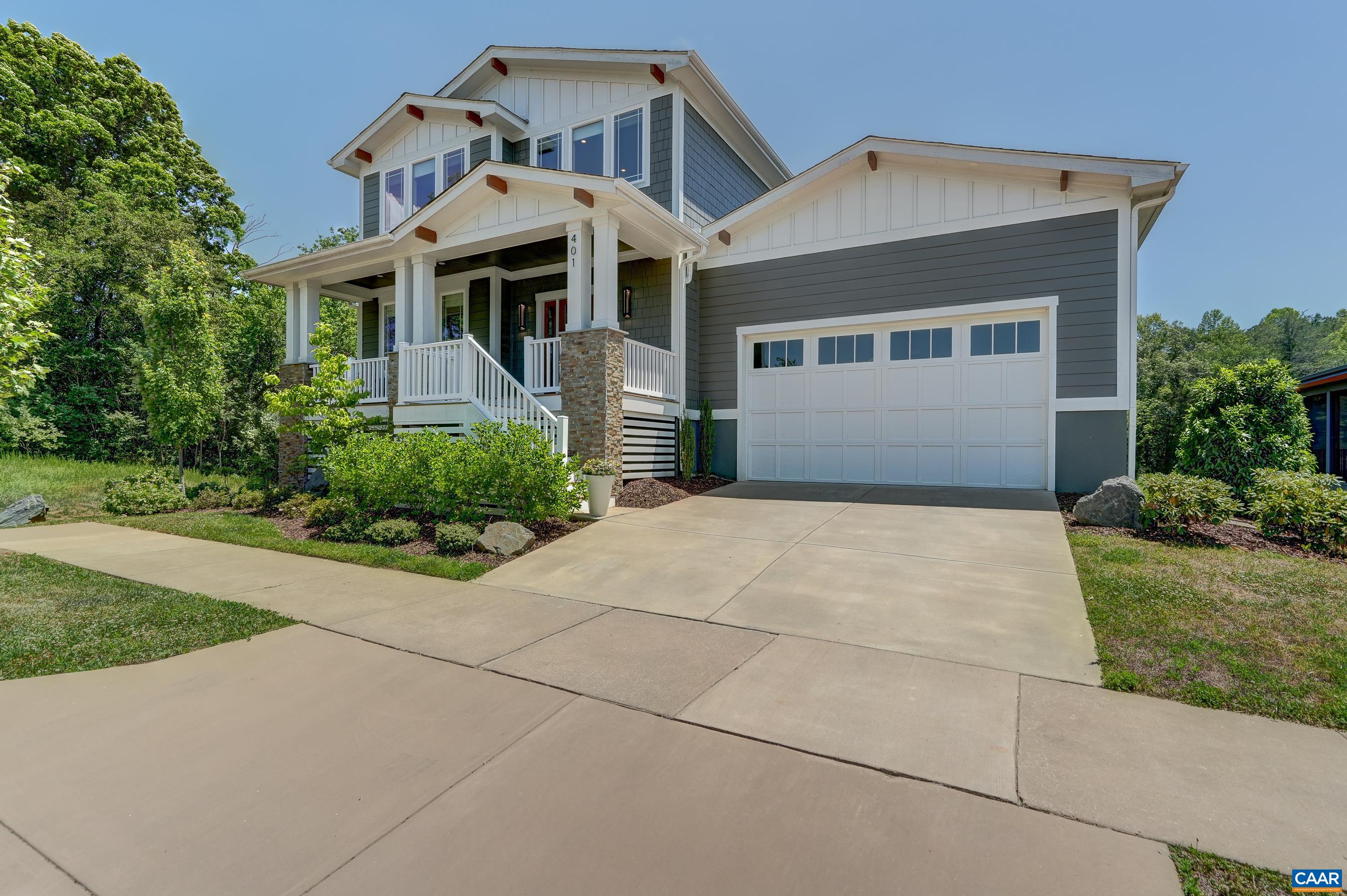 401 LOCHLYN HILL DR