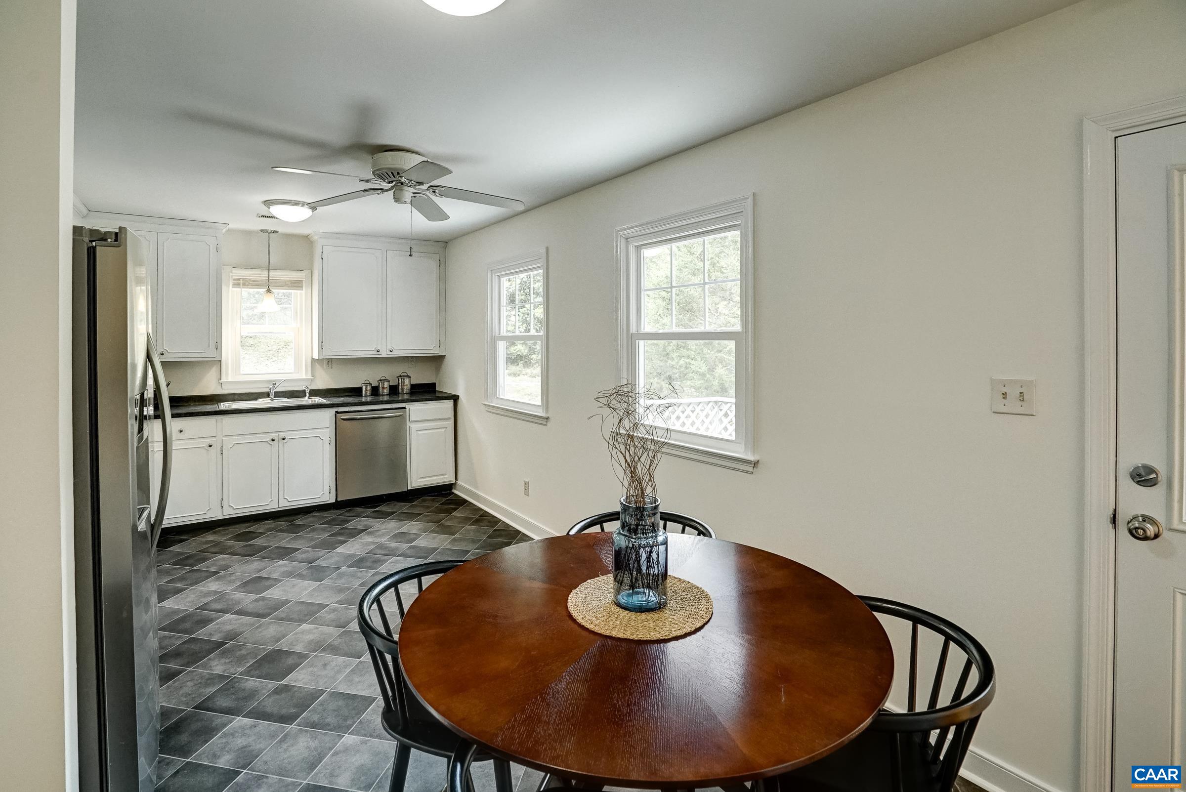 3272 HORSESHOE BEND RD