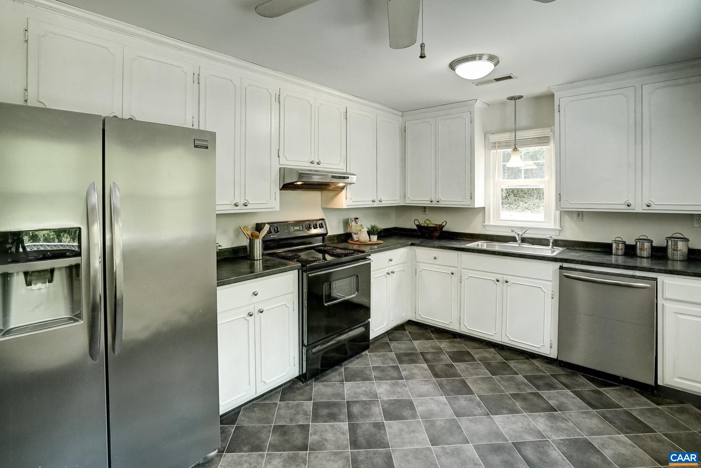 3272 HORSESHOE BEND RD