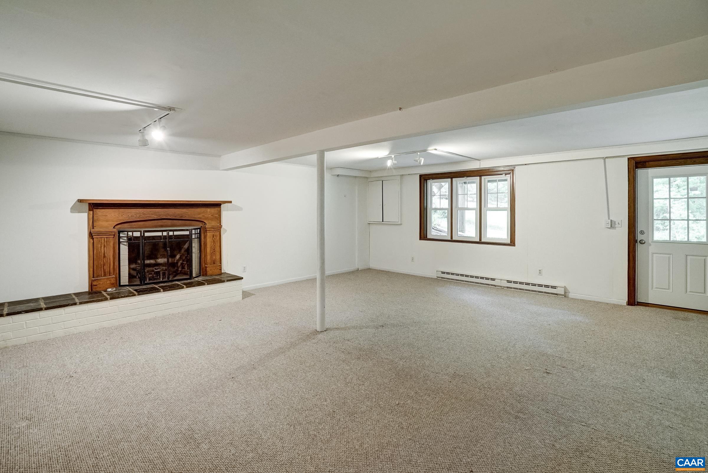 3272 HORSESHOE BEND RD