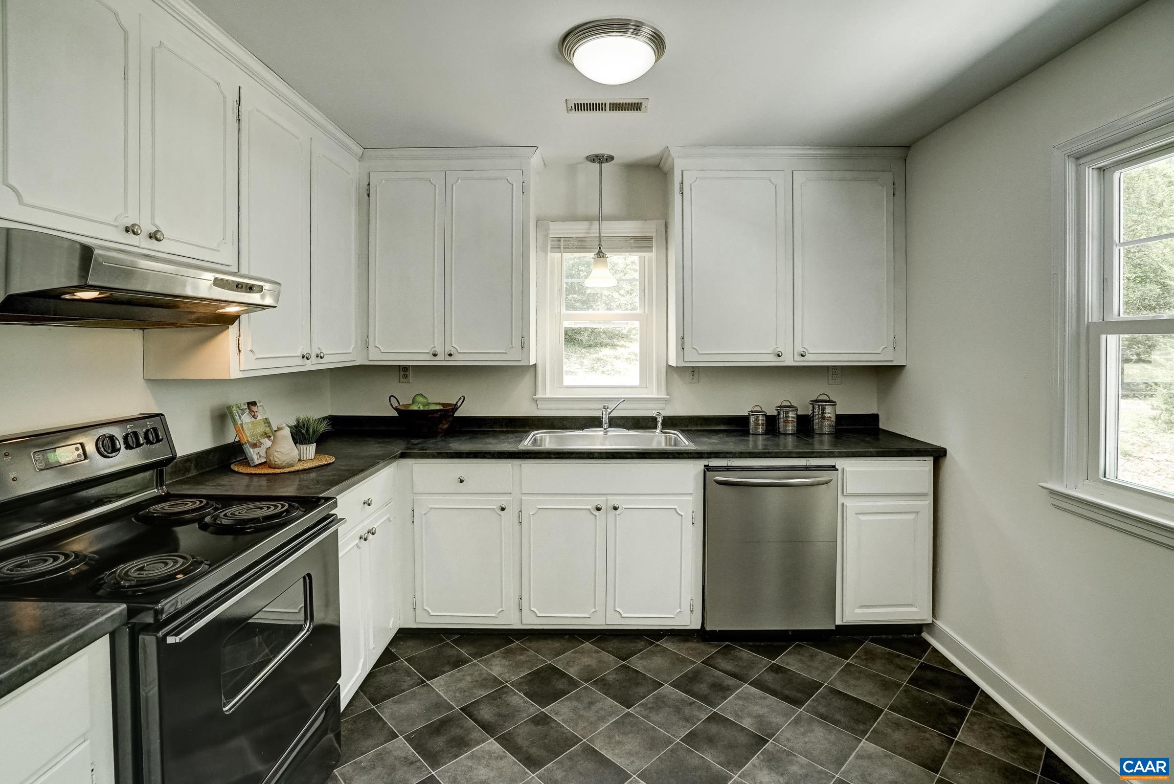3272 HORSESHOE BEND RD