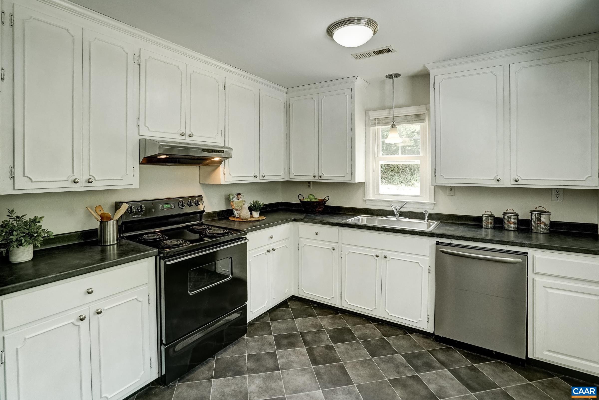 3272 HORSESHOE BEND RD
