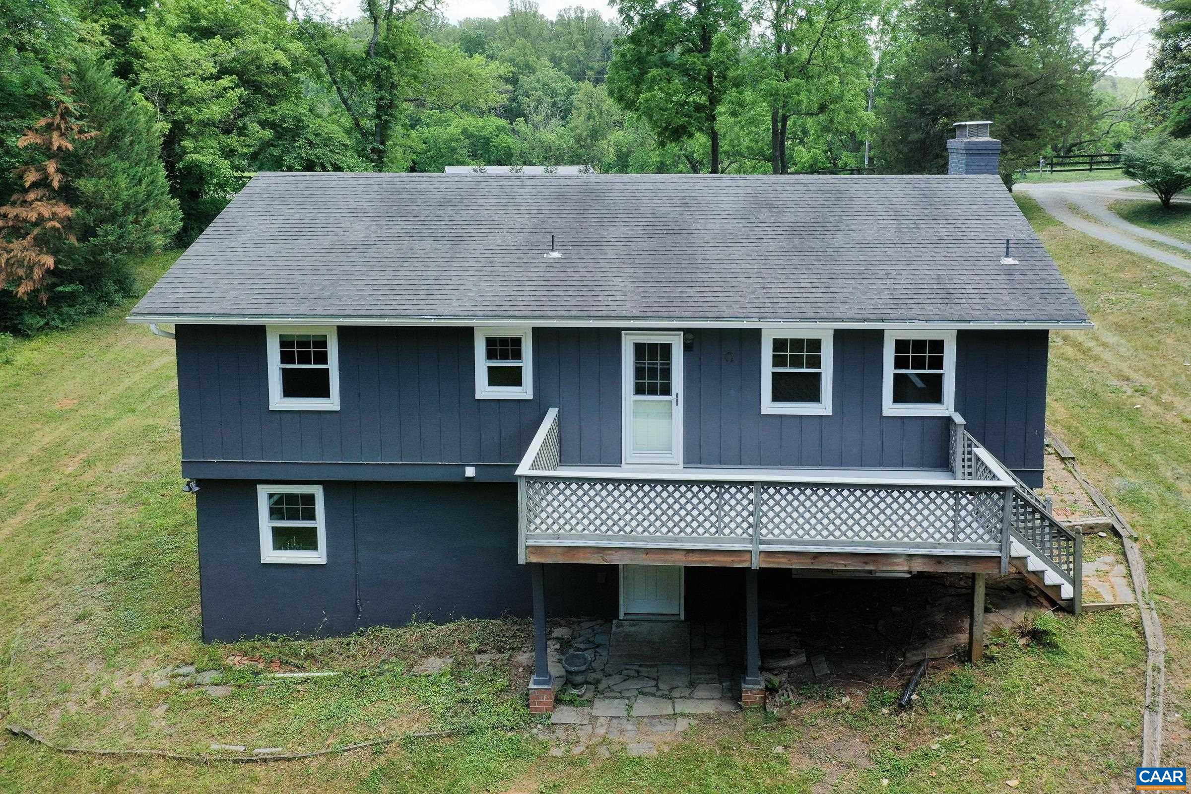 3272 HORSESHOE BEND RD