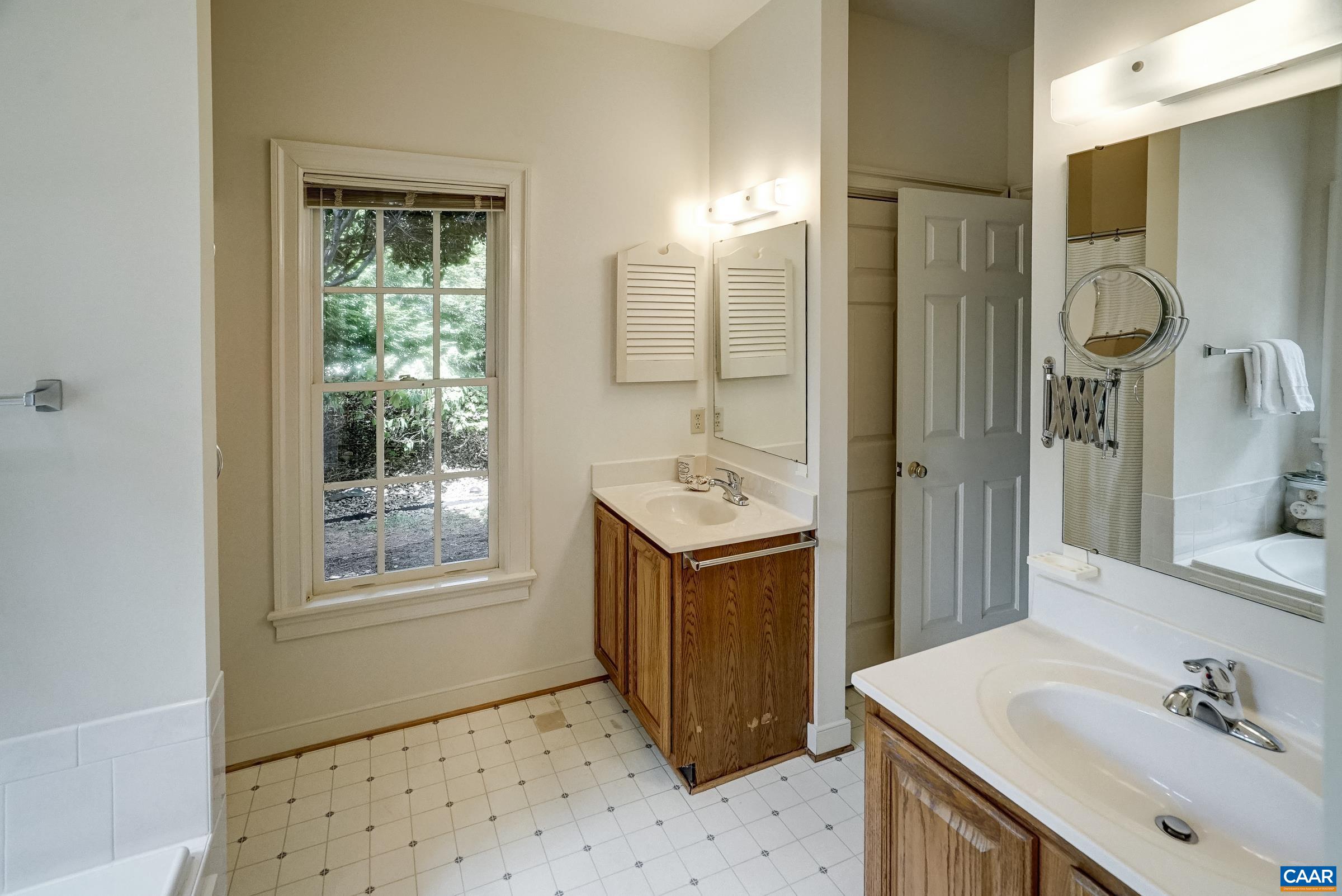 1130 HIGHLANDS DR