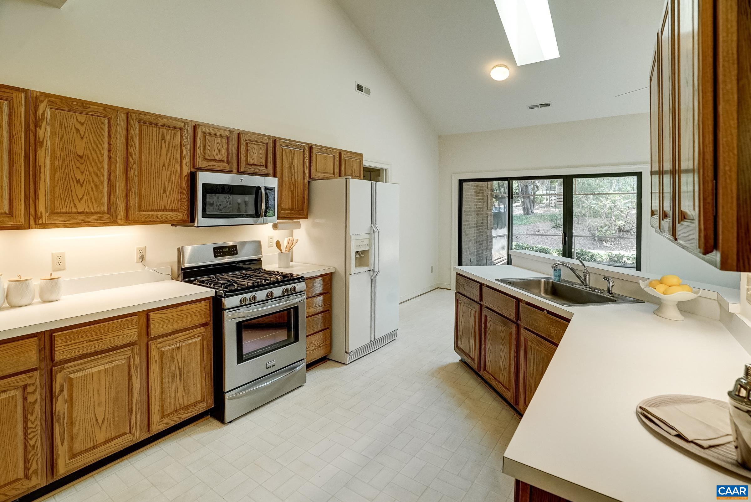 1130 HIGHLANDS DR