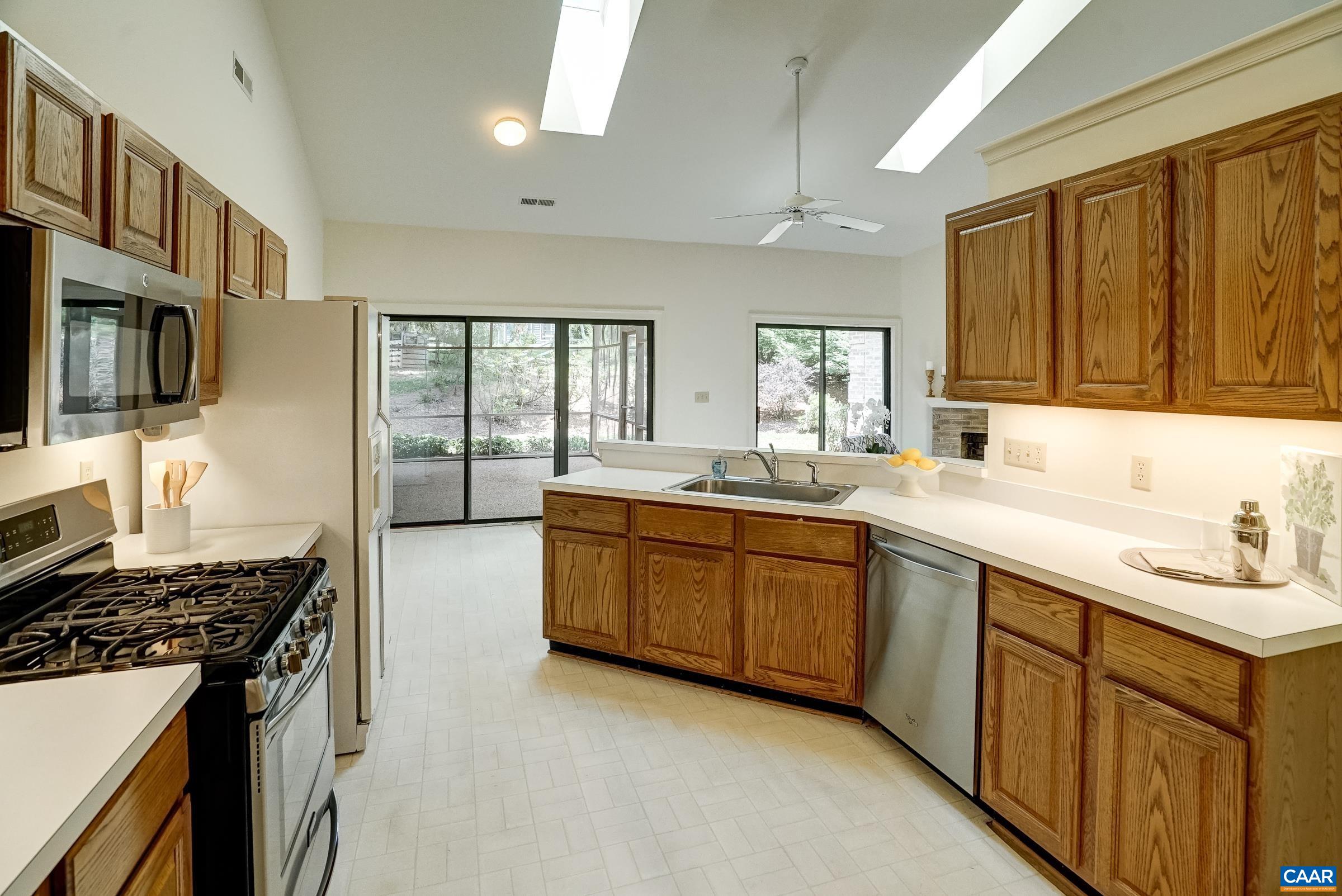 1130 HIGHLANDS DR