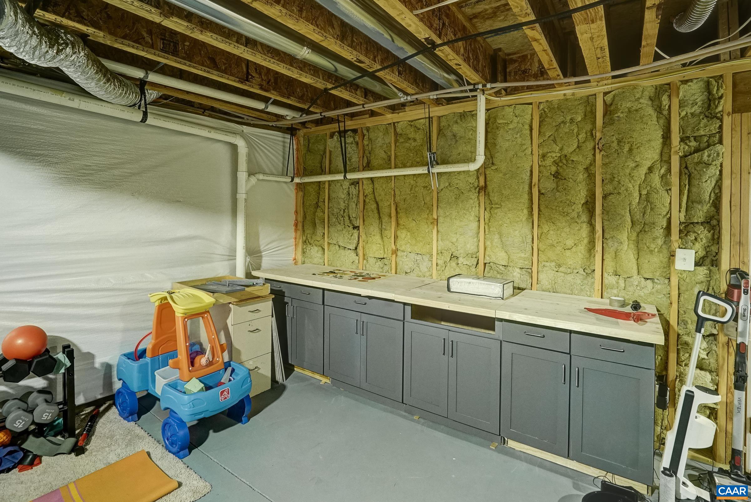 94 HIGHLAND CIR