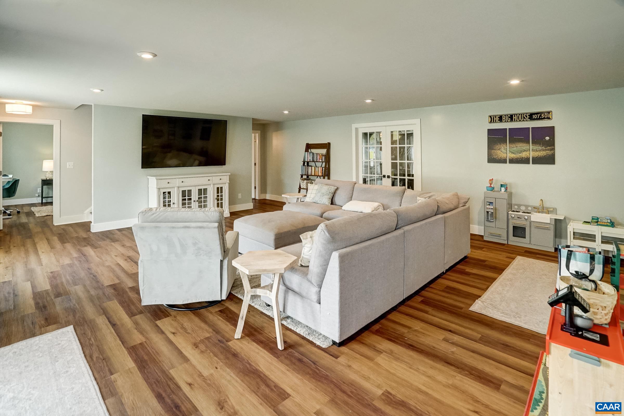 94 HIGHLAND CIR