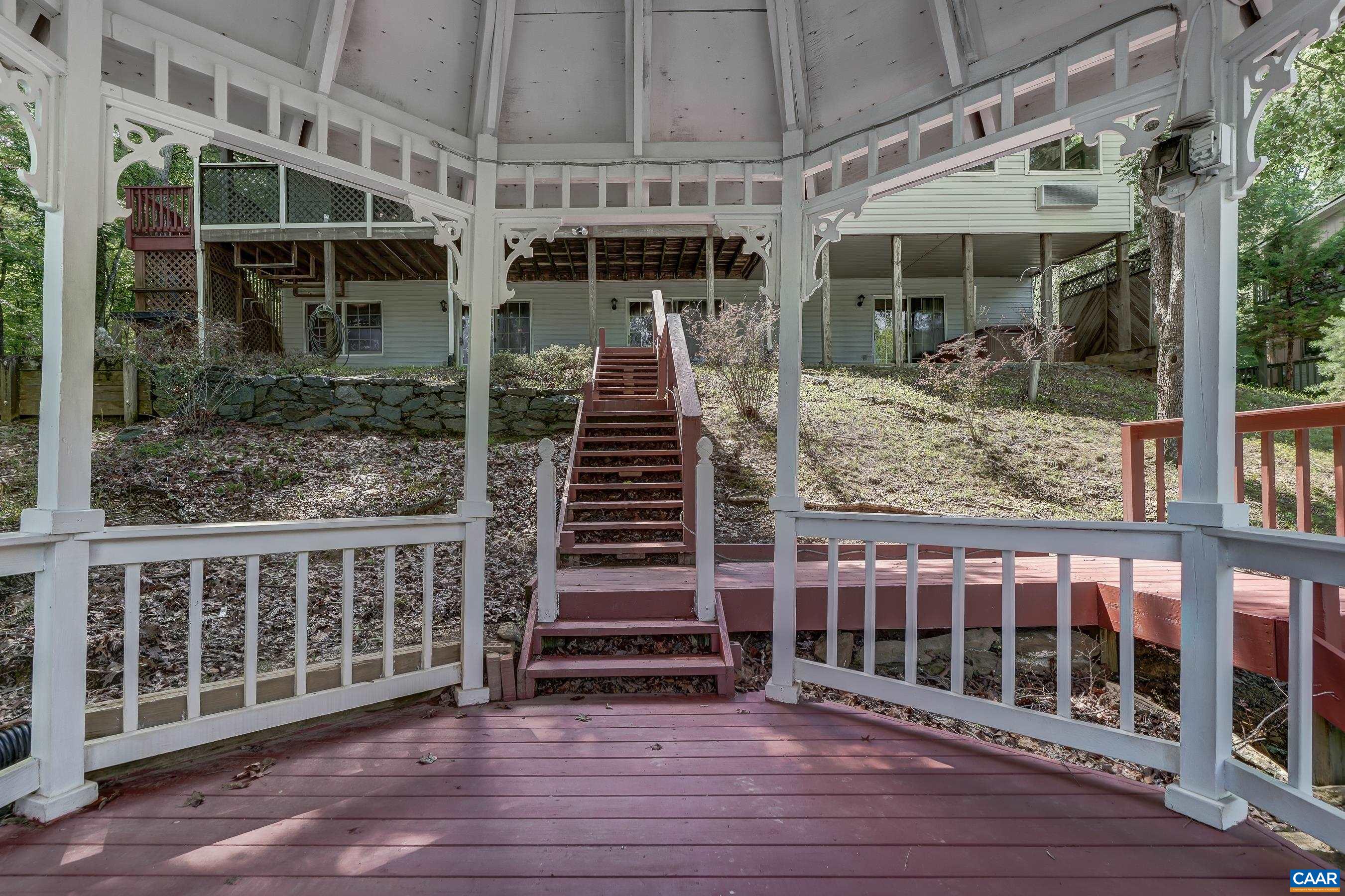274 JEFFERSON DR