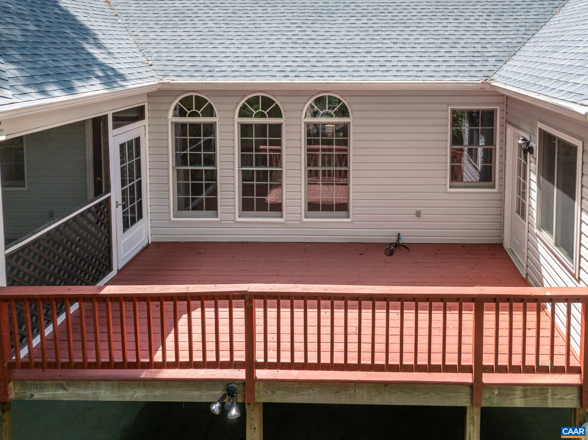 274 JEFFERSON DR