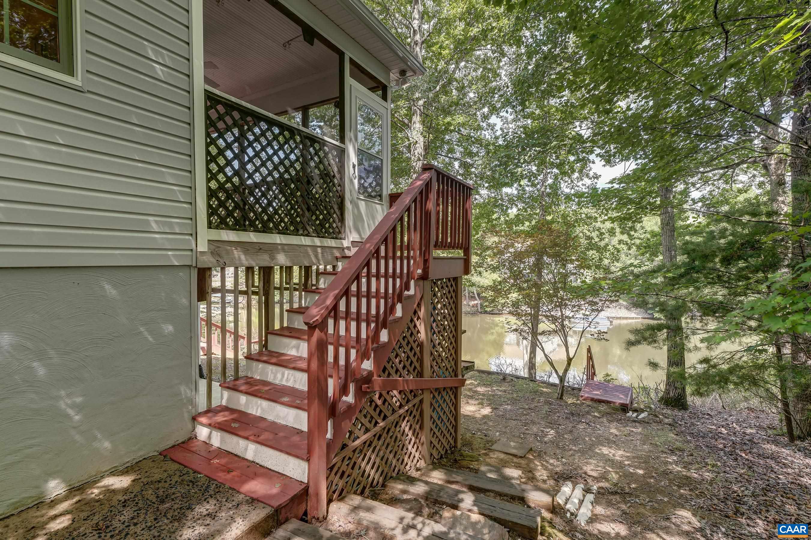 274 JEFFERSON DR