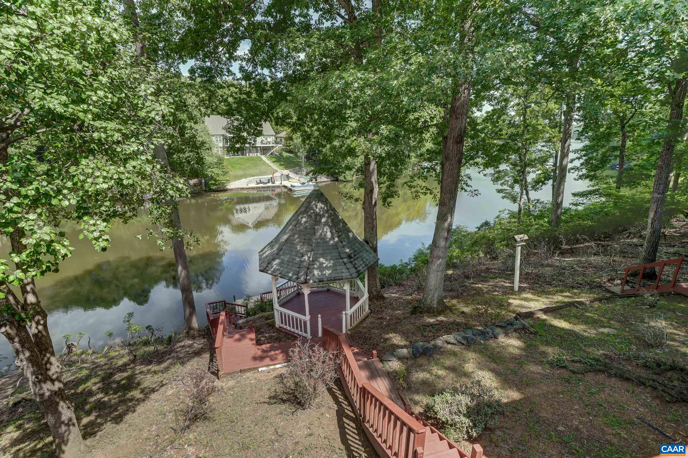 274 JEFFERSON DR