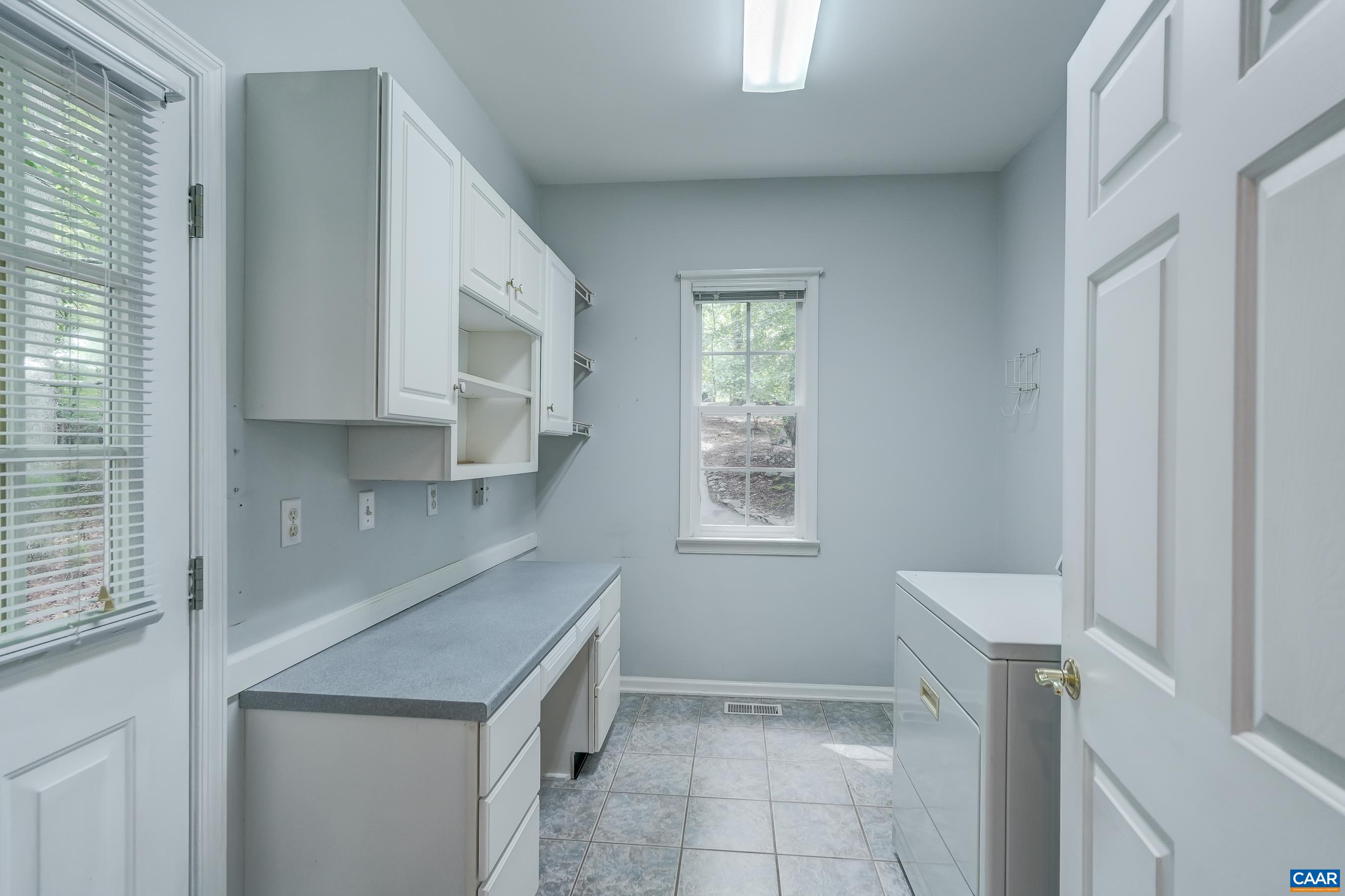 274 JEFFERSON DR
