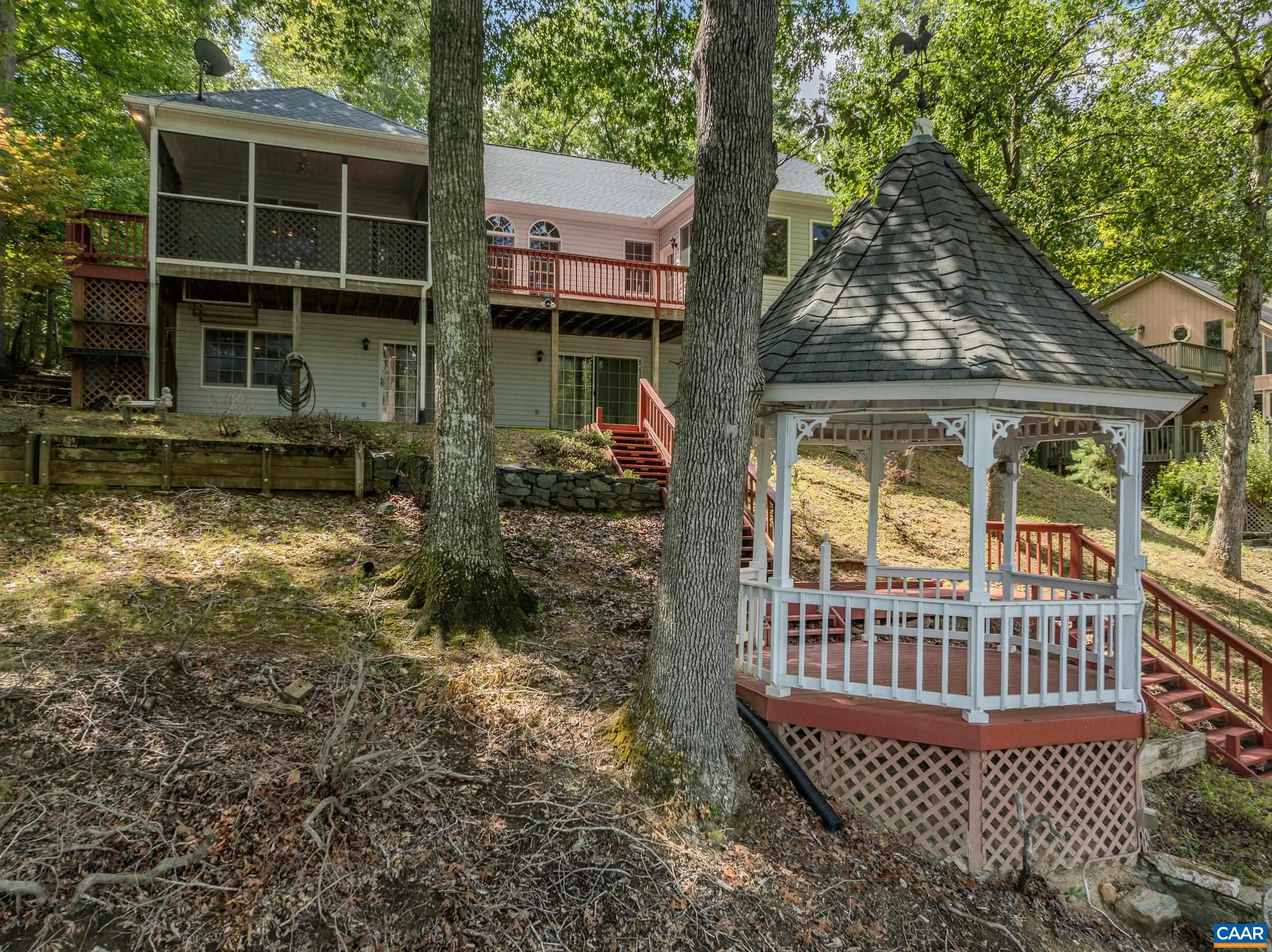 274 JEFFERSON DR