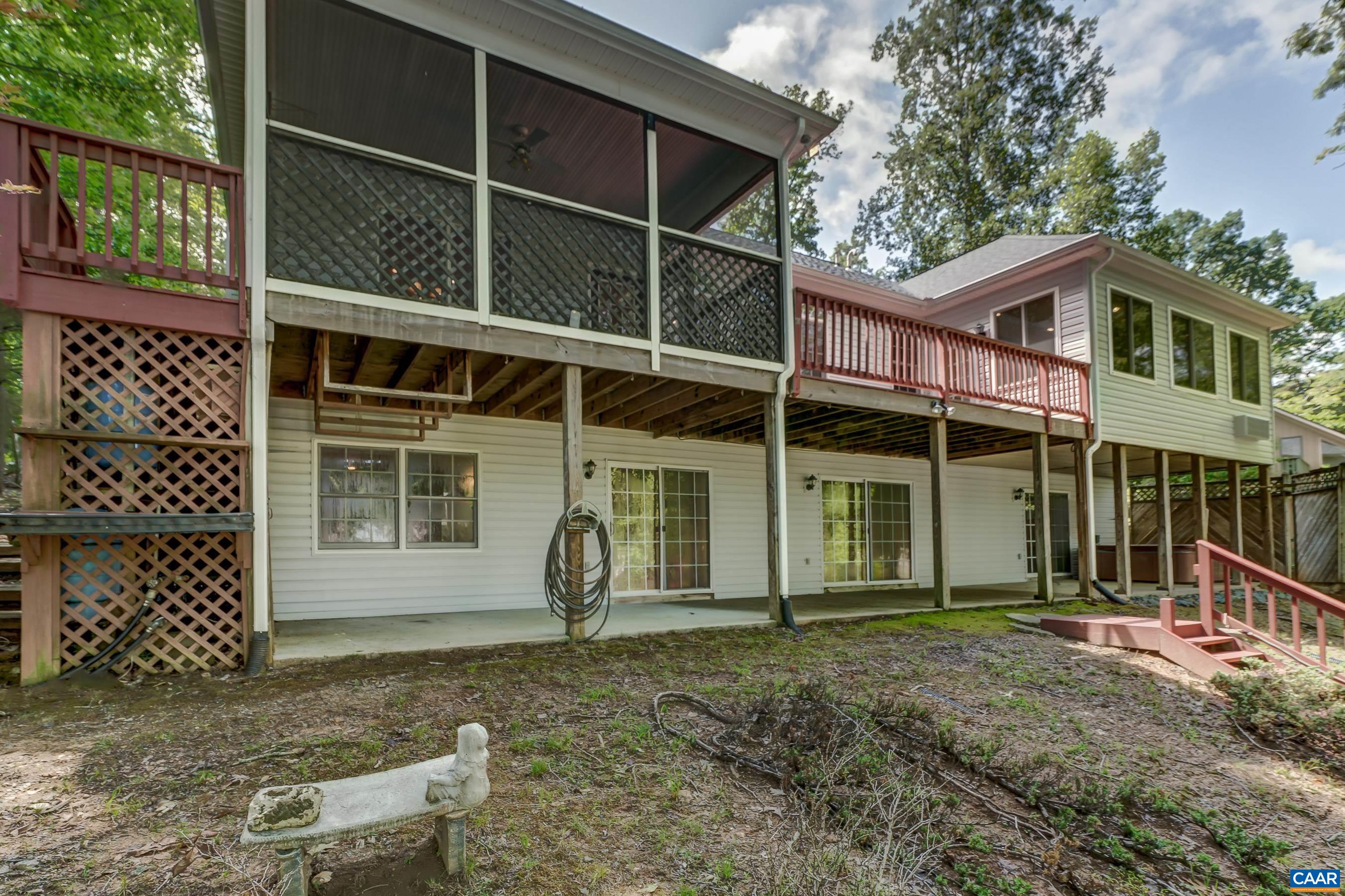 274 JEFFERSON DR