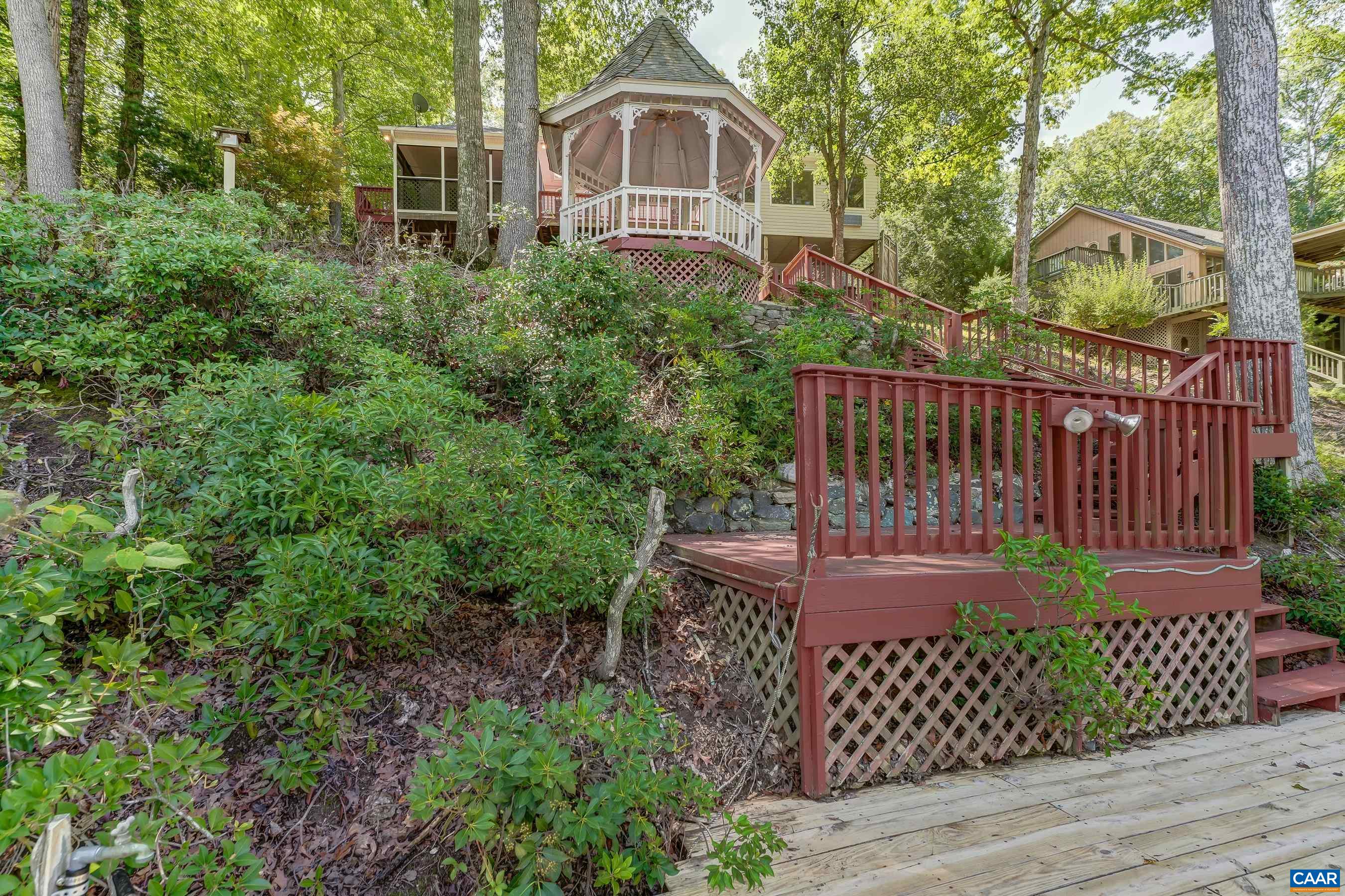 274 JEFFERSON DR