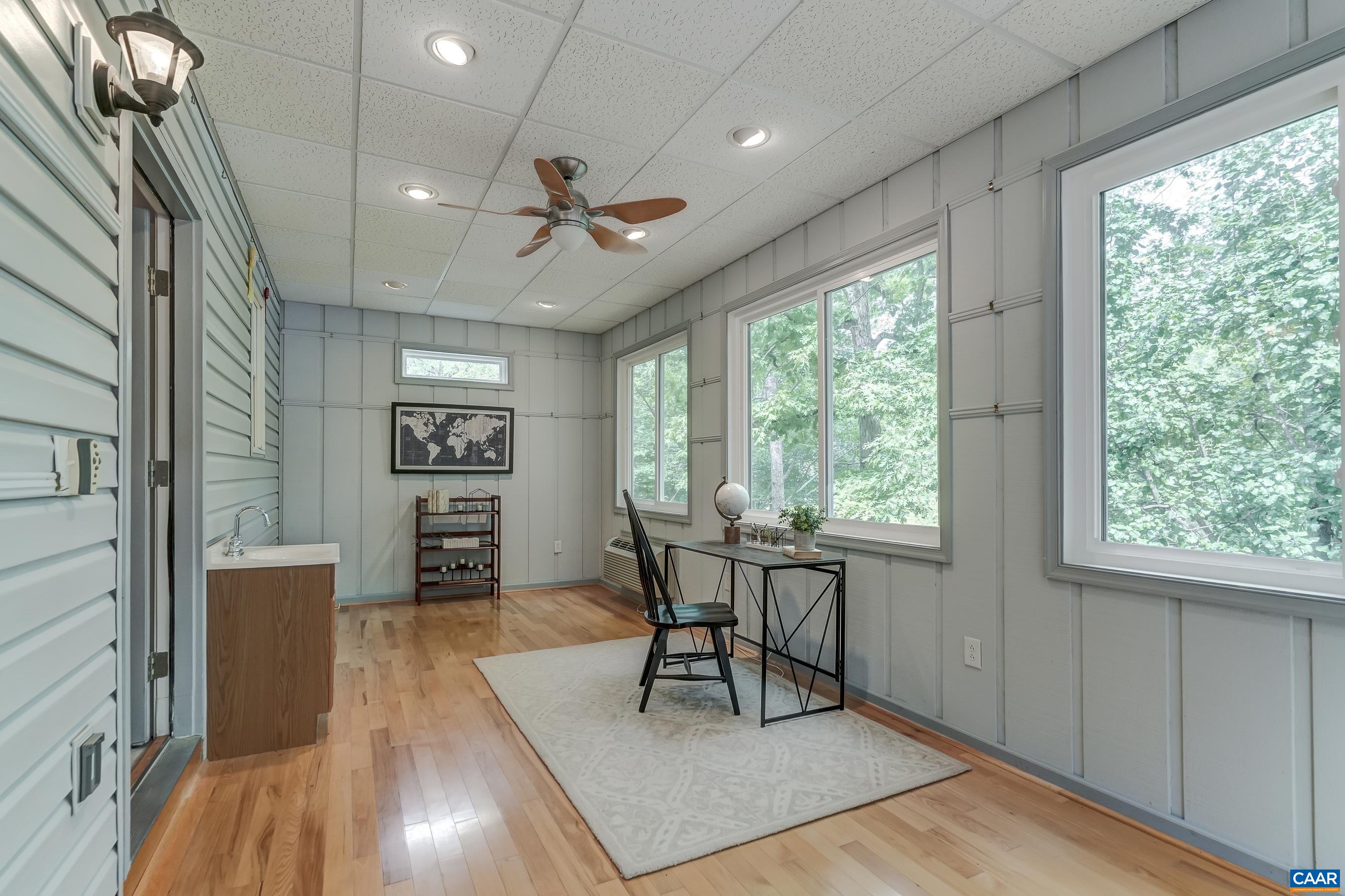 274 JEFFERSON DR