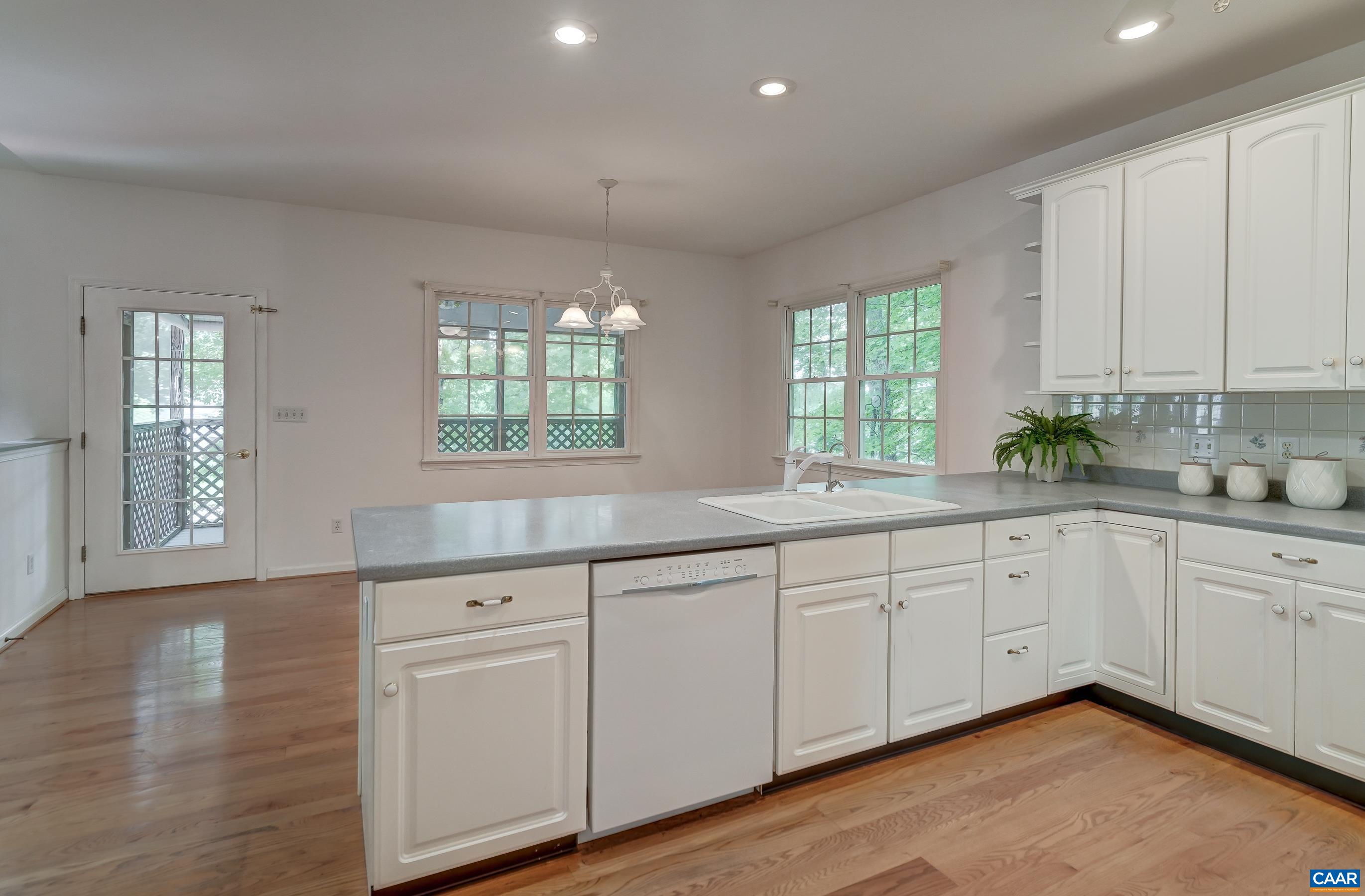 274 JEFFERSON DR