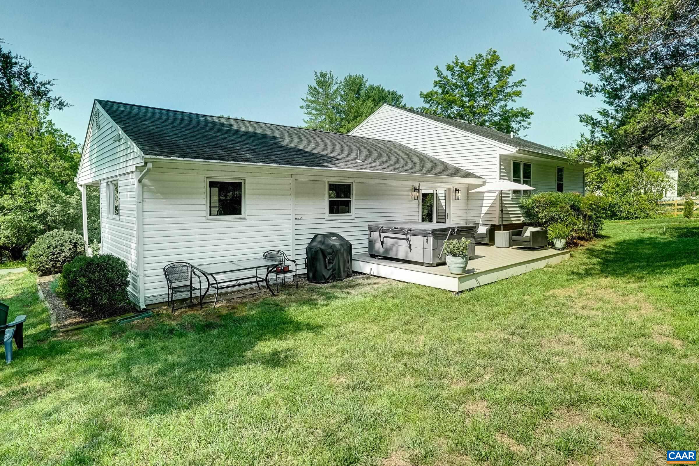 2710 LEEDS LN