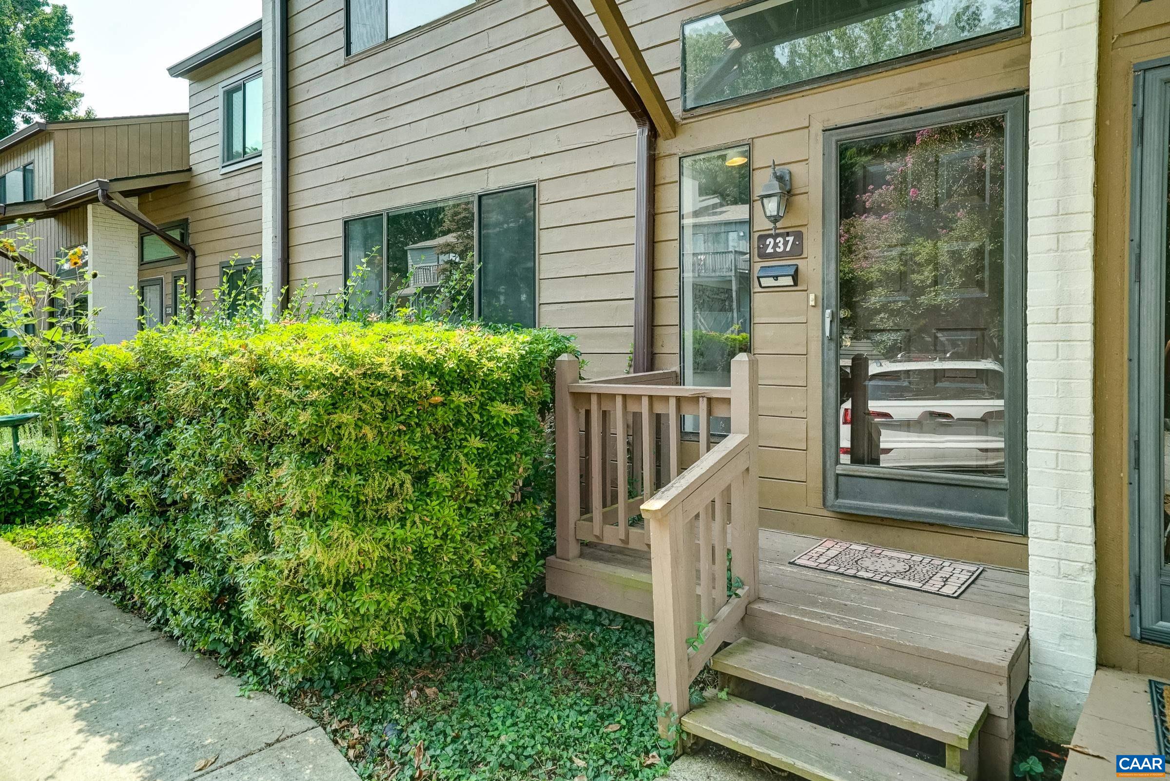 237 HARVEST DR
