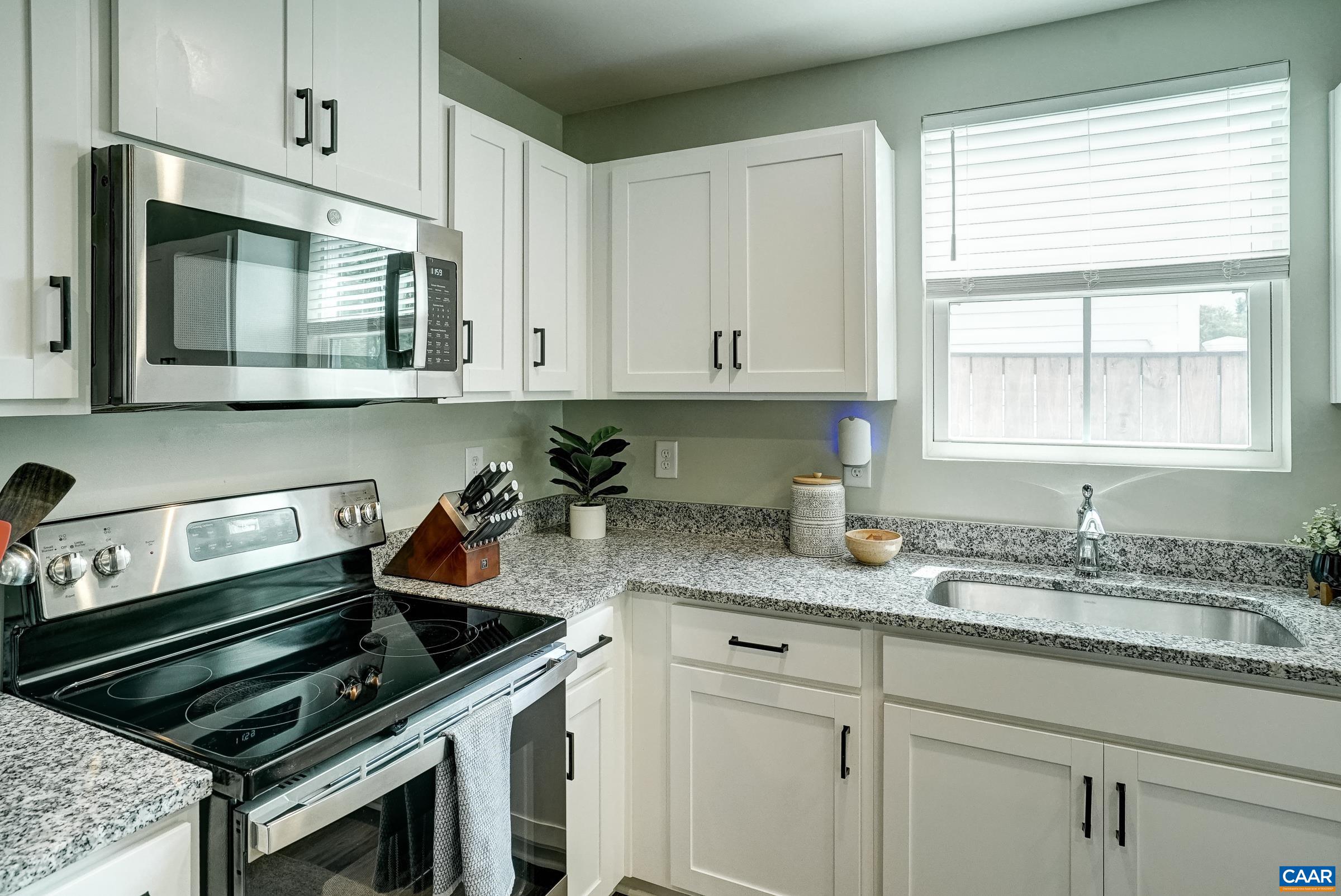 116 WHITE BIRCH RD