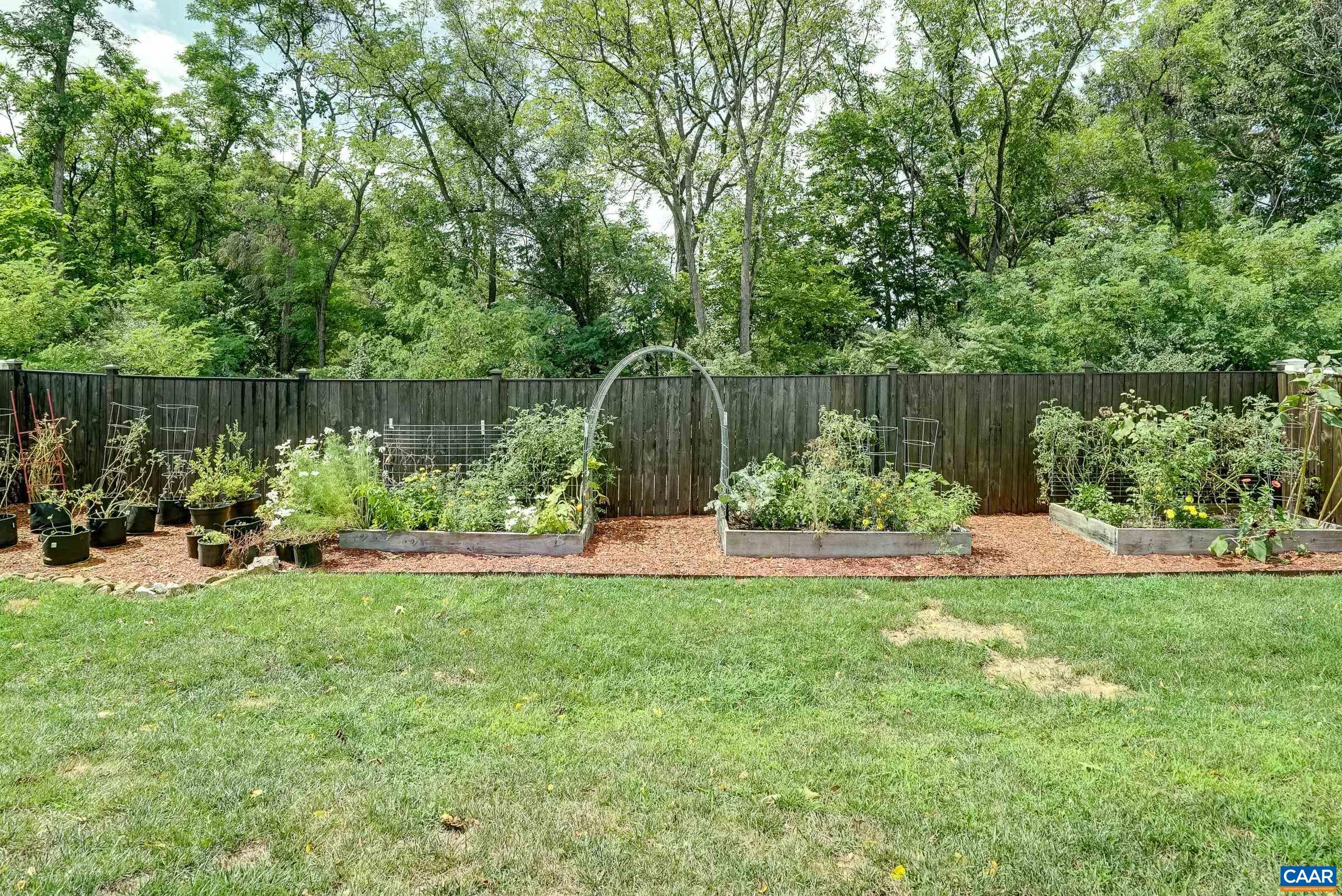 116 WHITE BIRCH RD