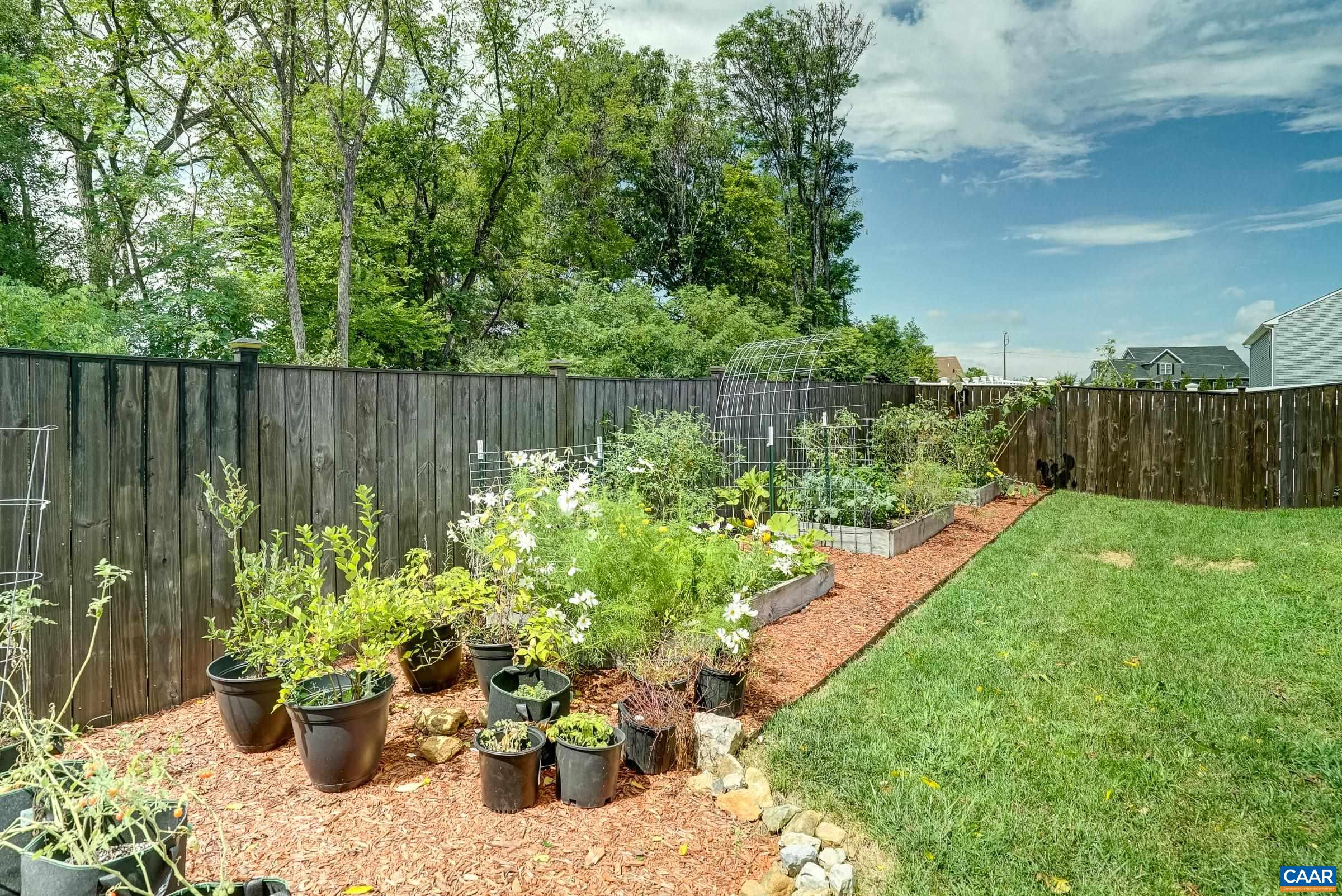 116 WHITE BIRCH RD
