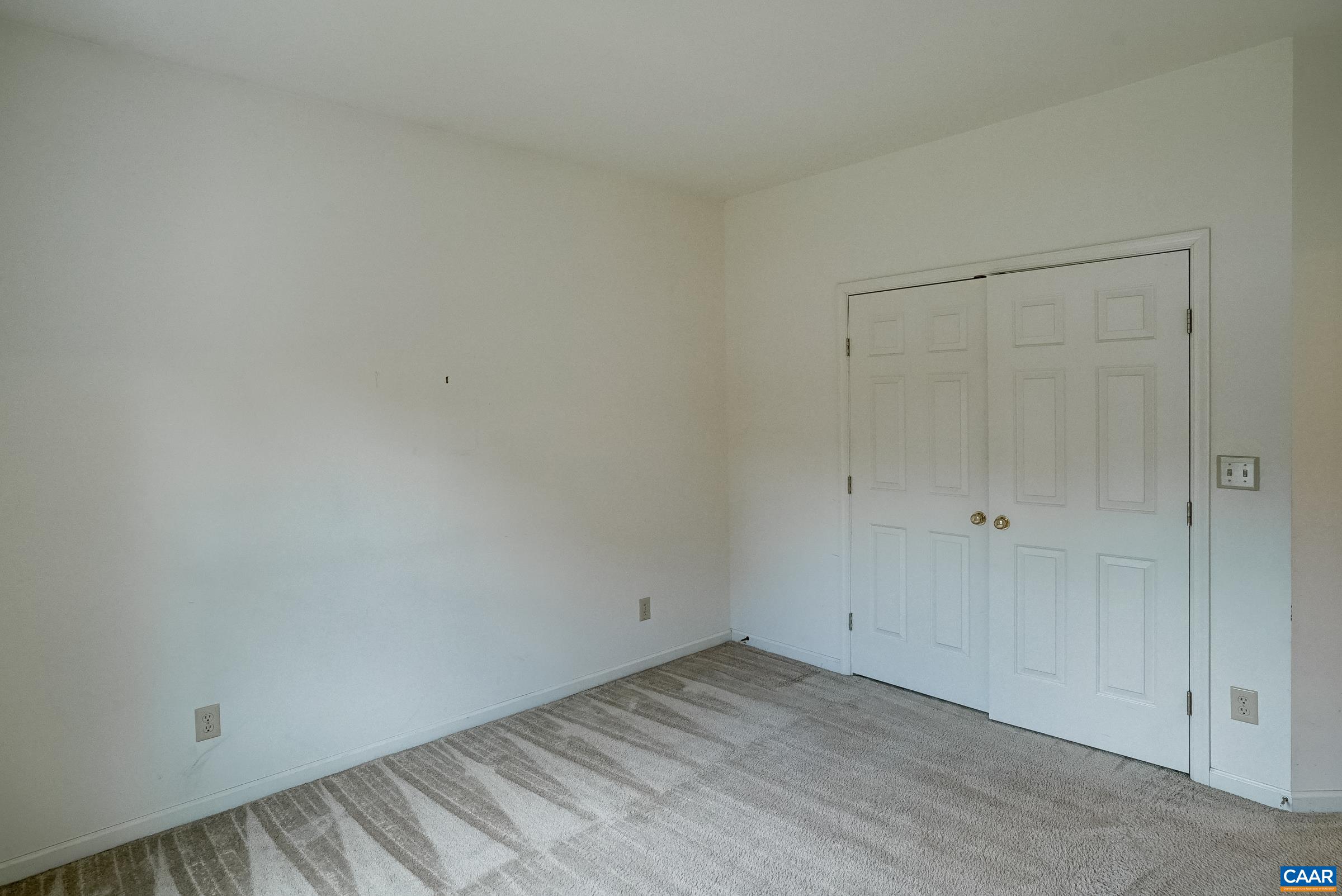 1290 RIVER CHASE LN