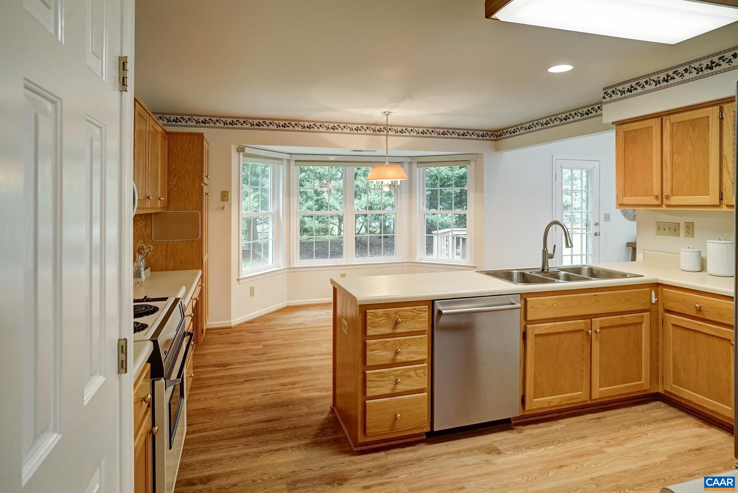 1290 RIVER CHASE LN