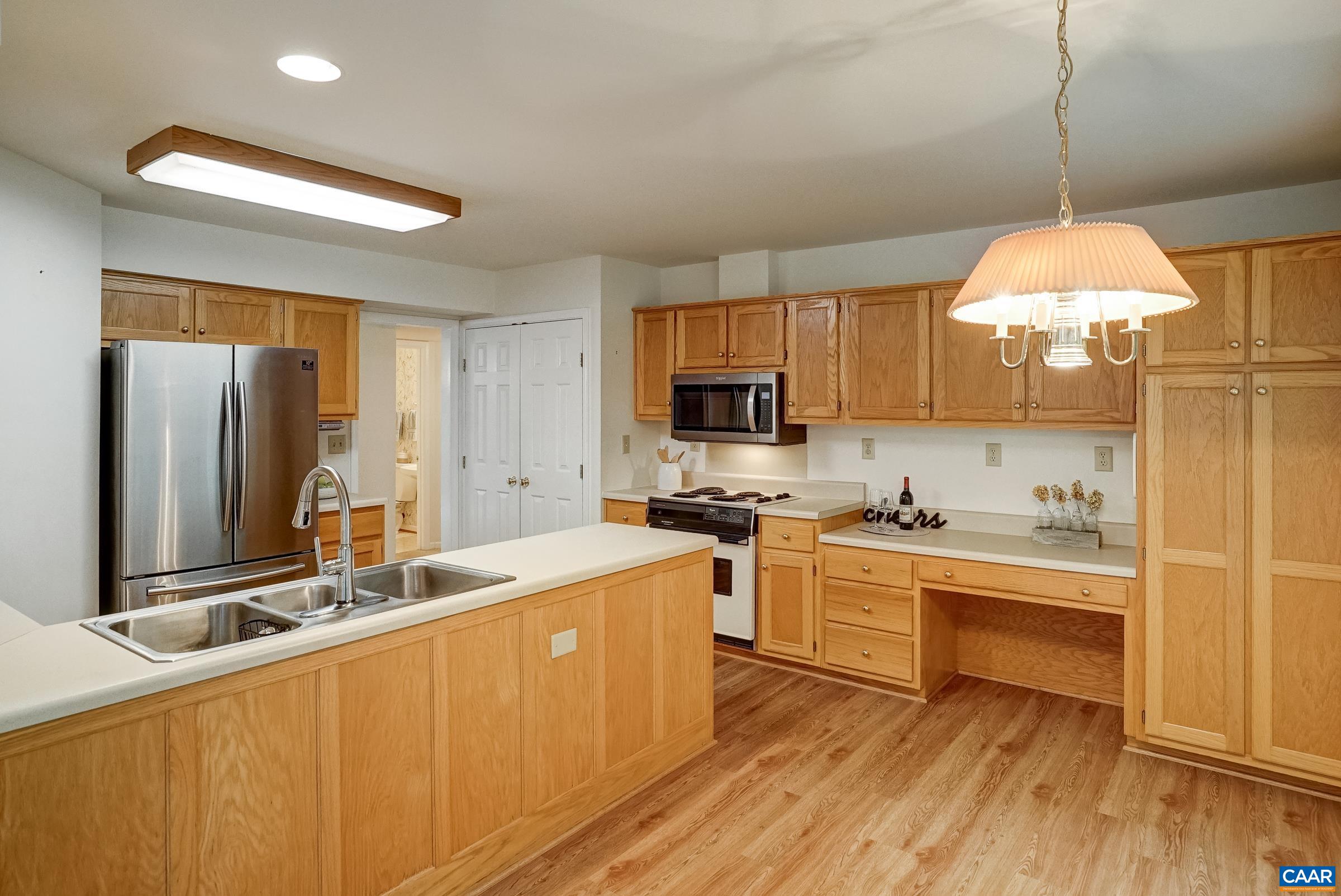 1290 RIVER CHASE LN