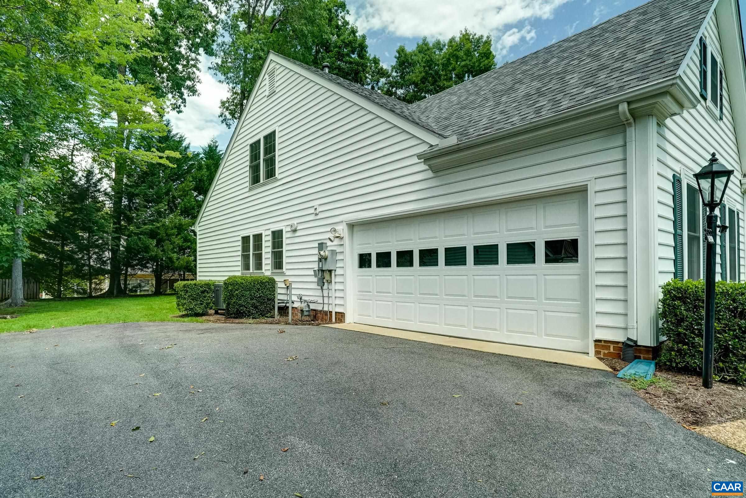 1290 RIVER CHASE LN