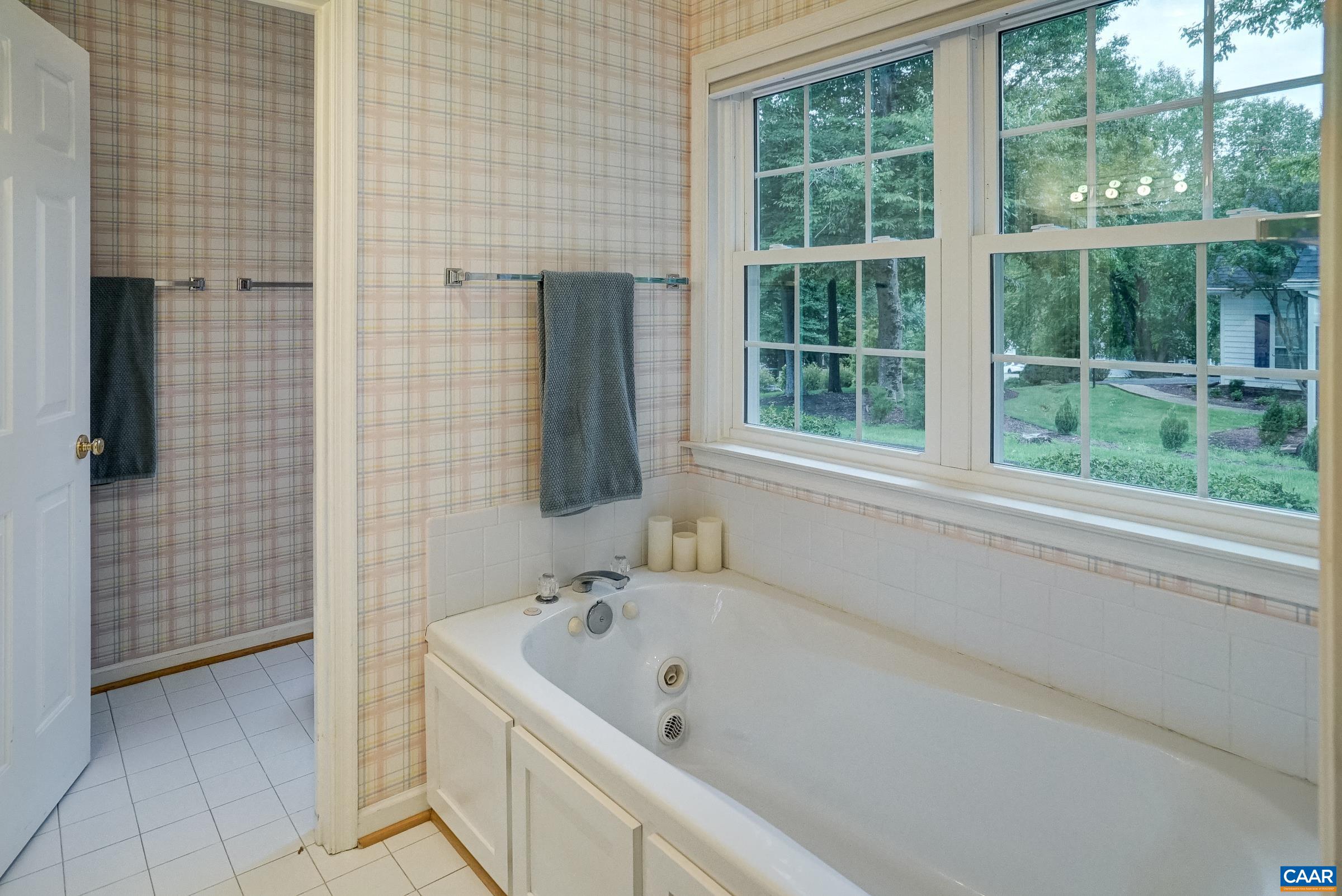1290 RIVER CHASE LN