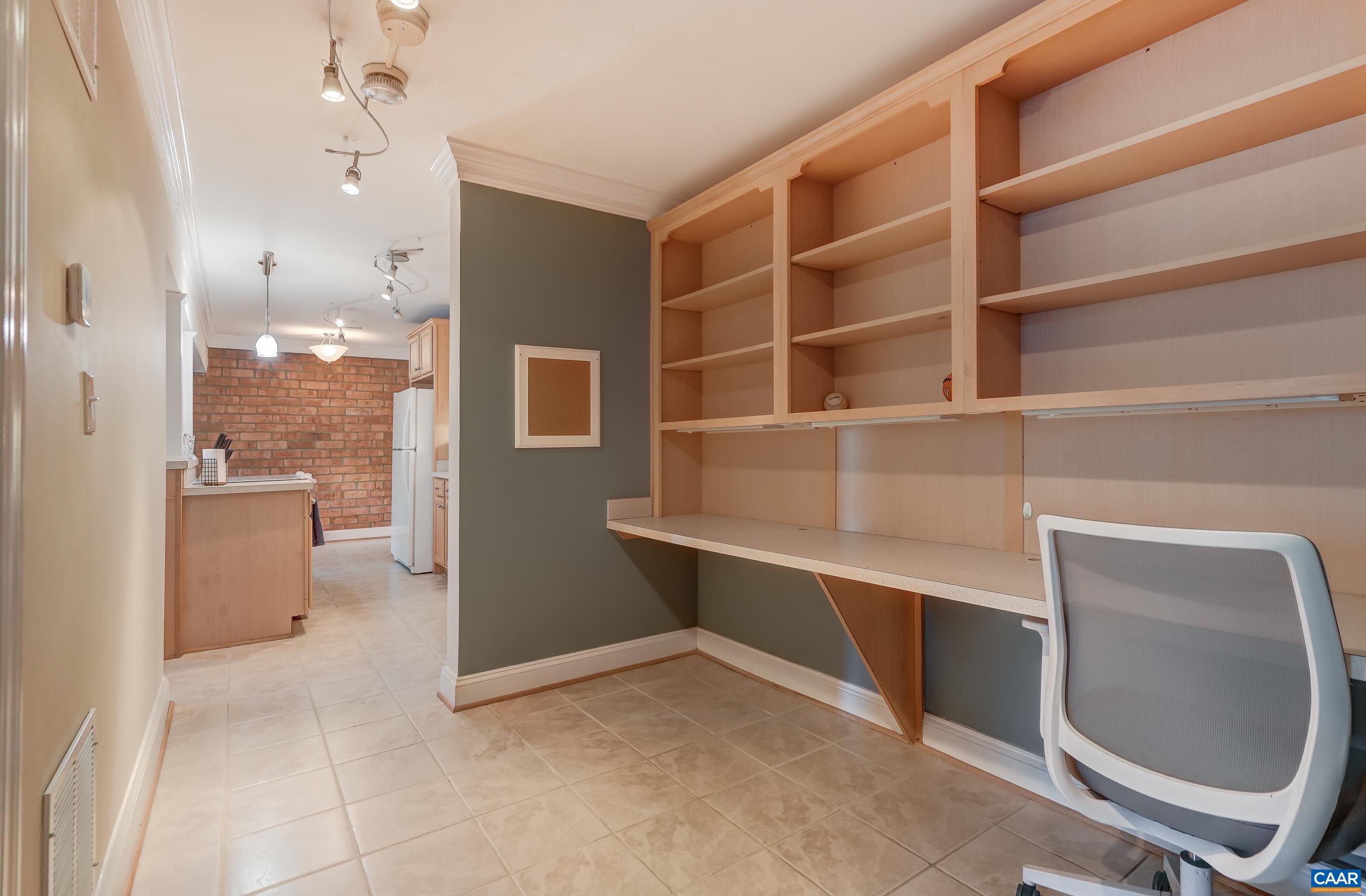 1800 JEFFERSON PARK AVE Unit: 58